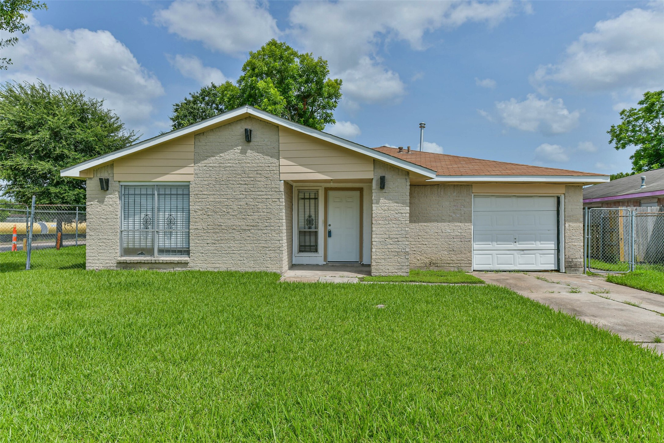 12203 Cape Hyannis Drive Property Photo 1