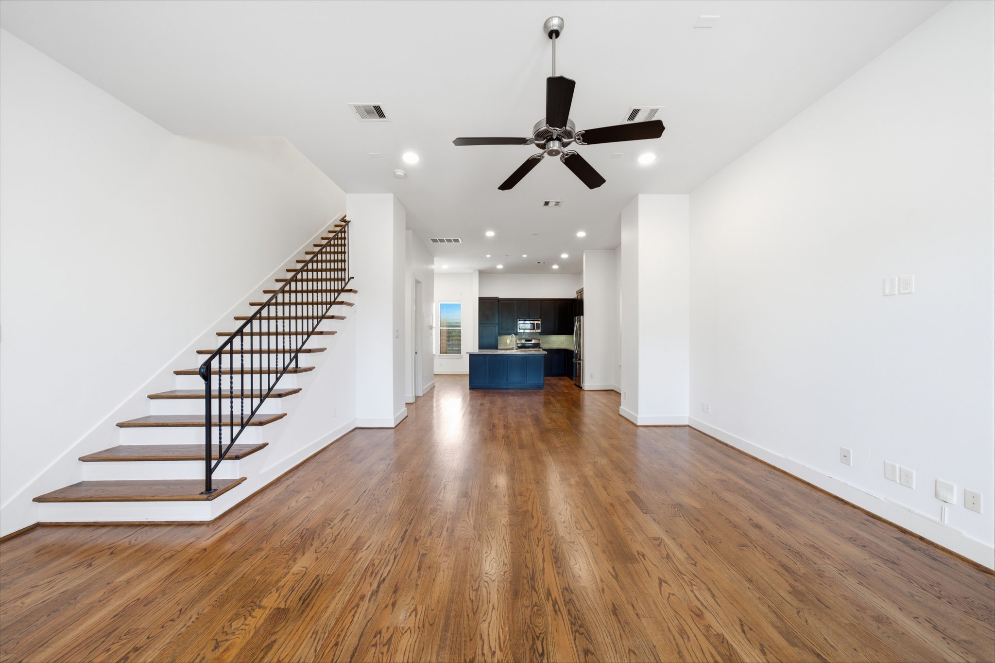 1206 Delano Street Property Photo 4