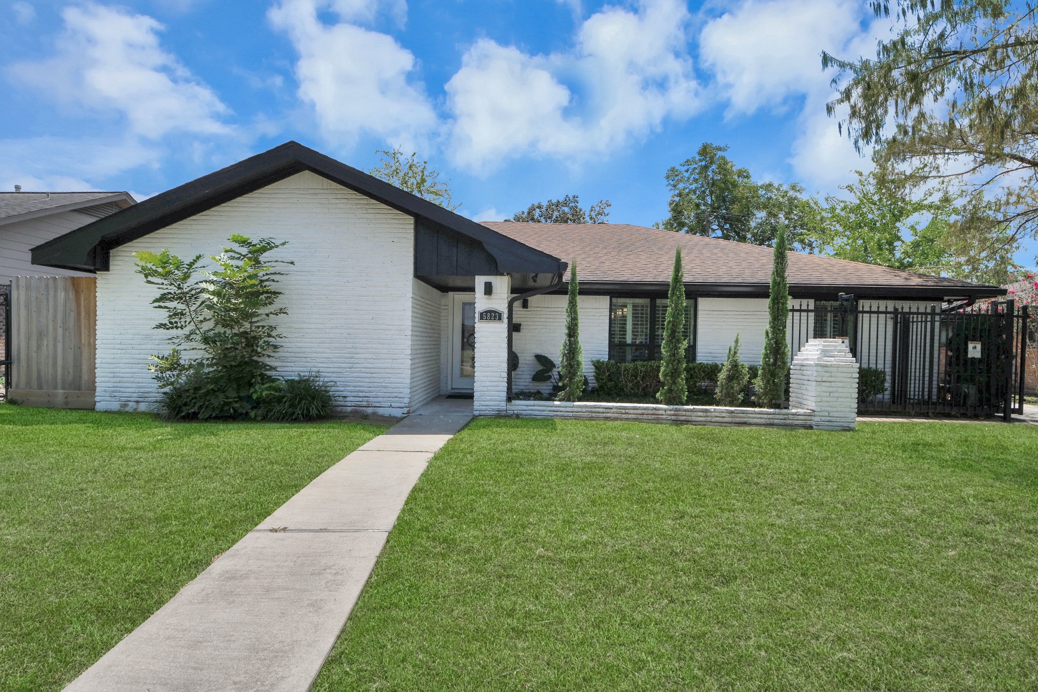 5823 Mcknight Street Property Photo 3