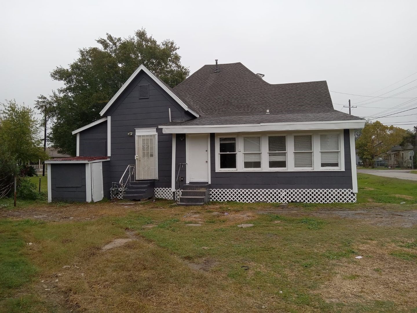 690 Avenue E Property Photo 6