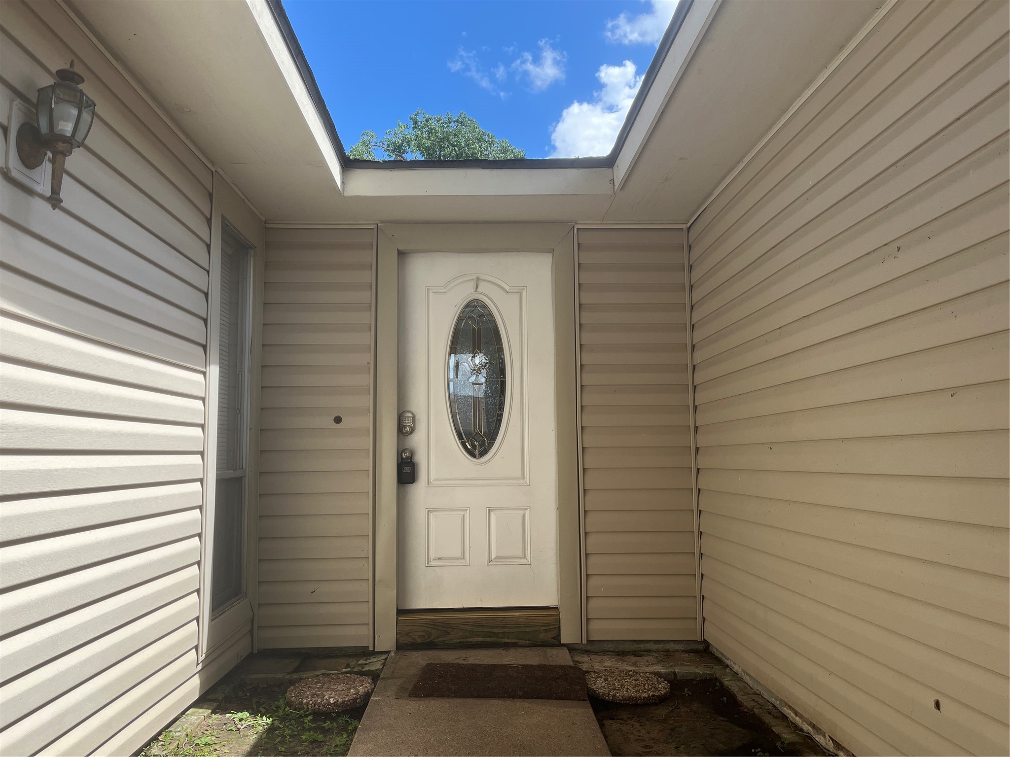 16454 Hickory Knoll Drive Property Photo 3