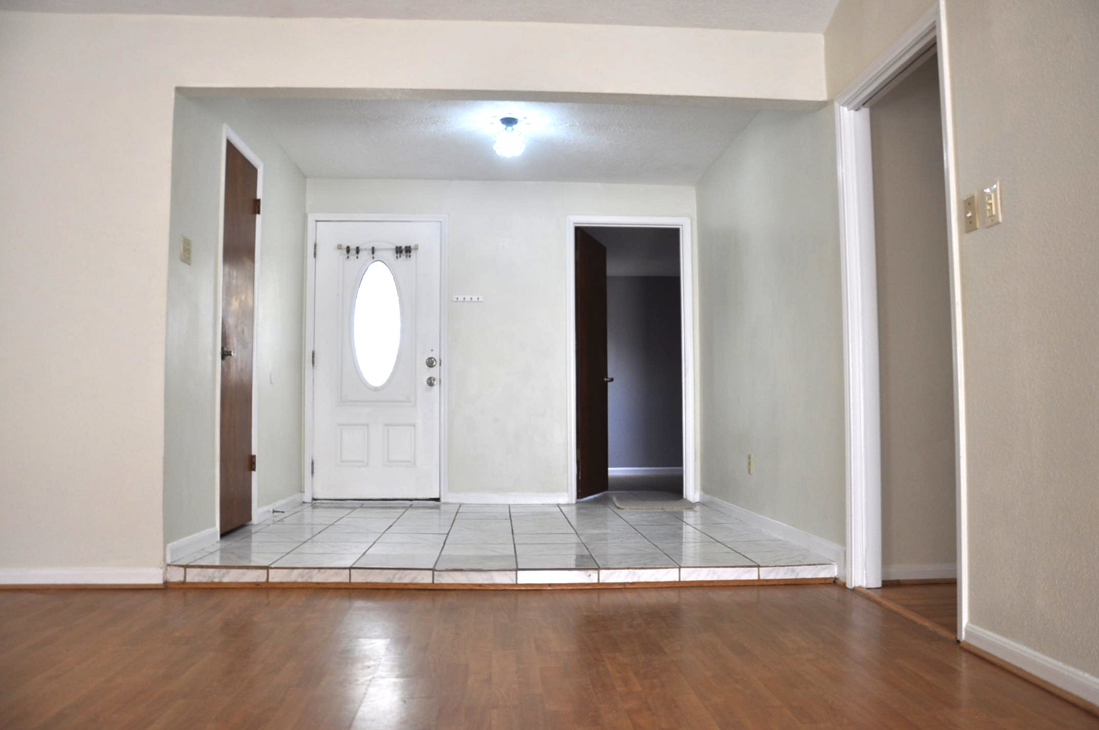 16454 Hickory Knoll Drive Property Photo 4