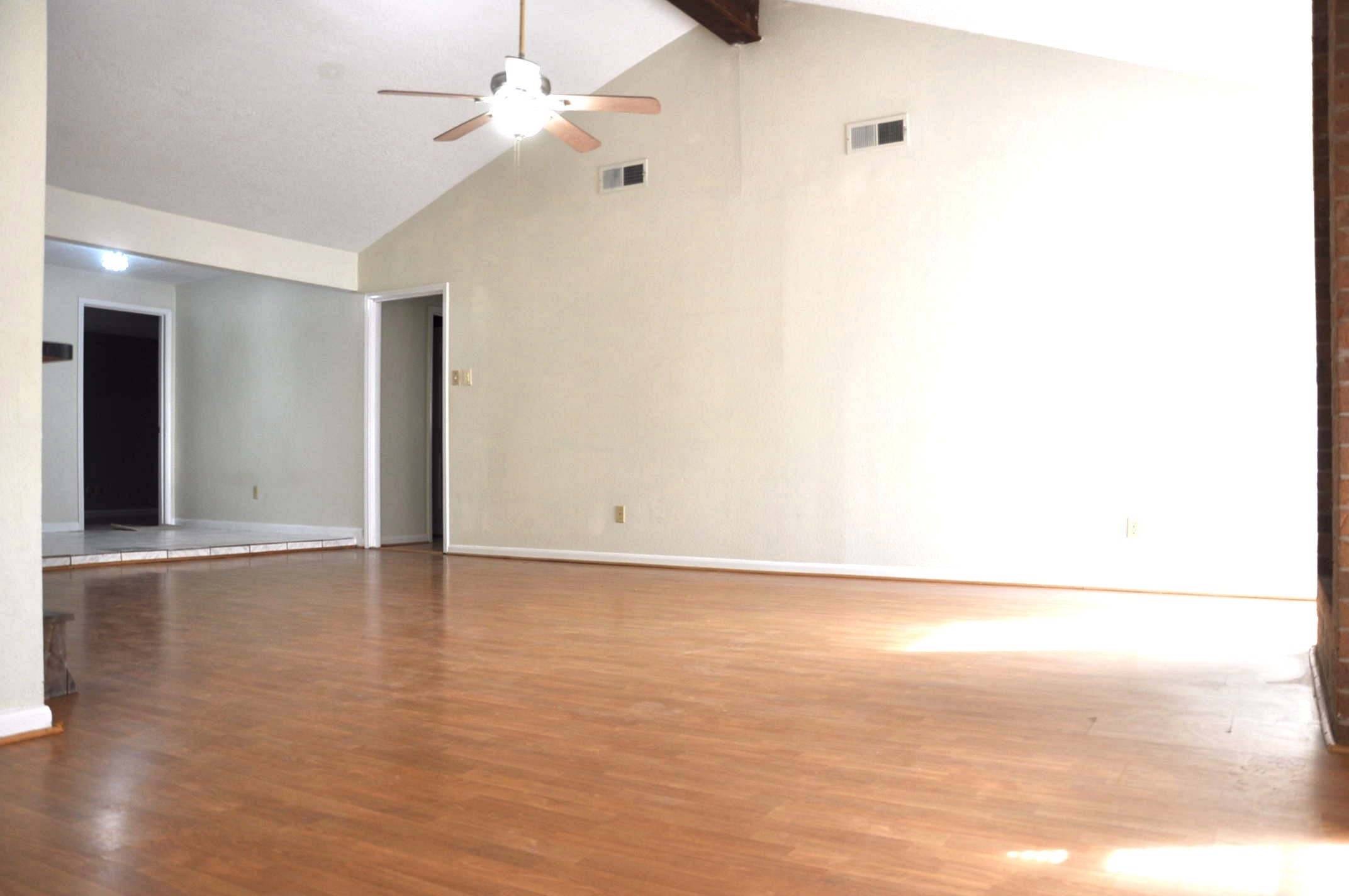 16454 Hickory Knoll Drive Property Photo 5