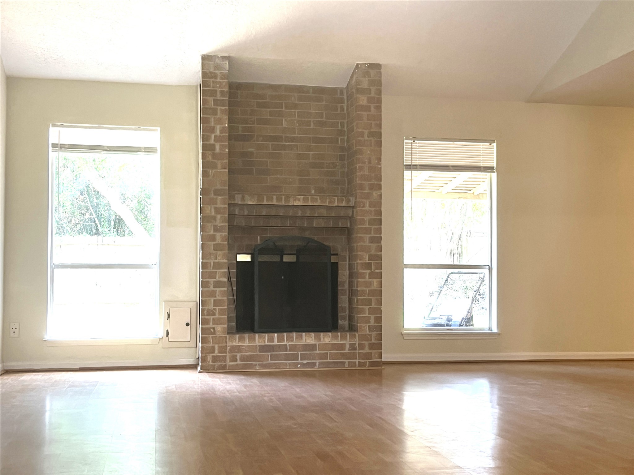 16454 Hickory Knoll Drive Property Photo 12