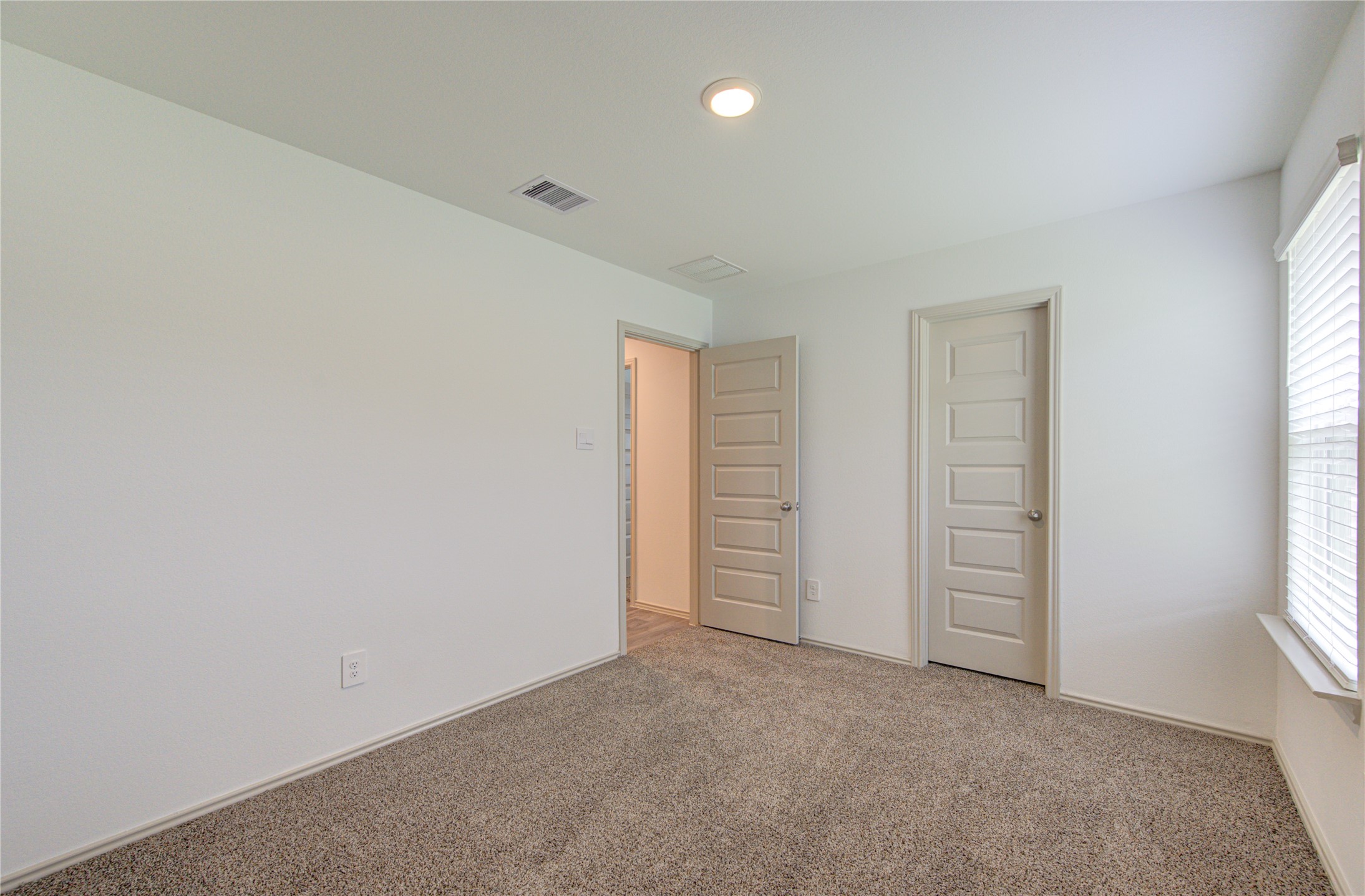 7315 Sunset Creek Drive Property Photo 7
