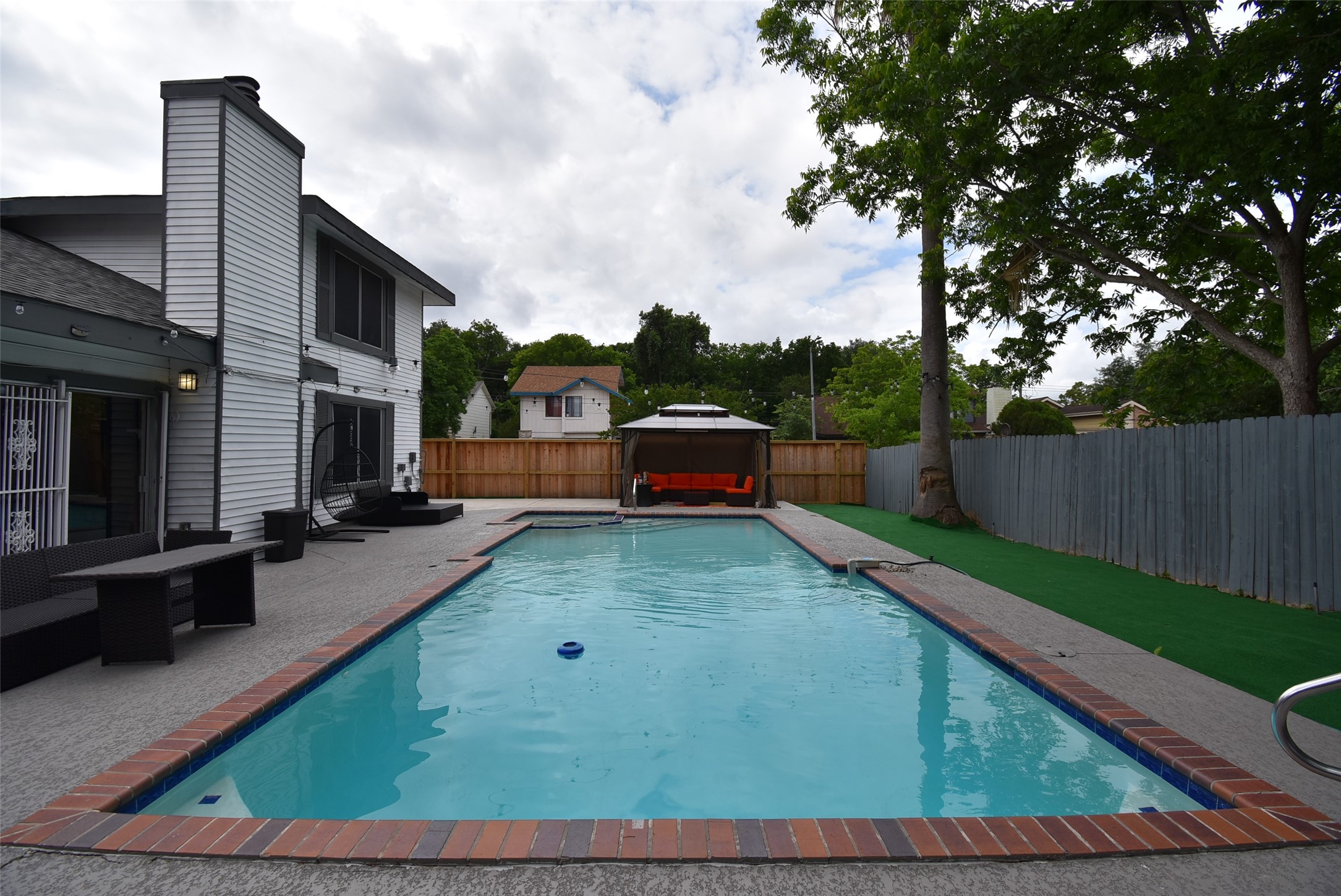 7726 Miller Glen Lane Property Photo 3