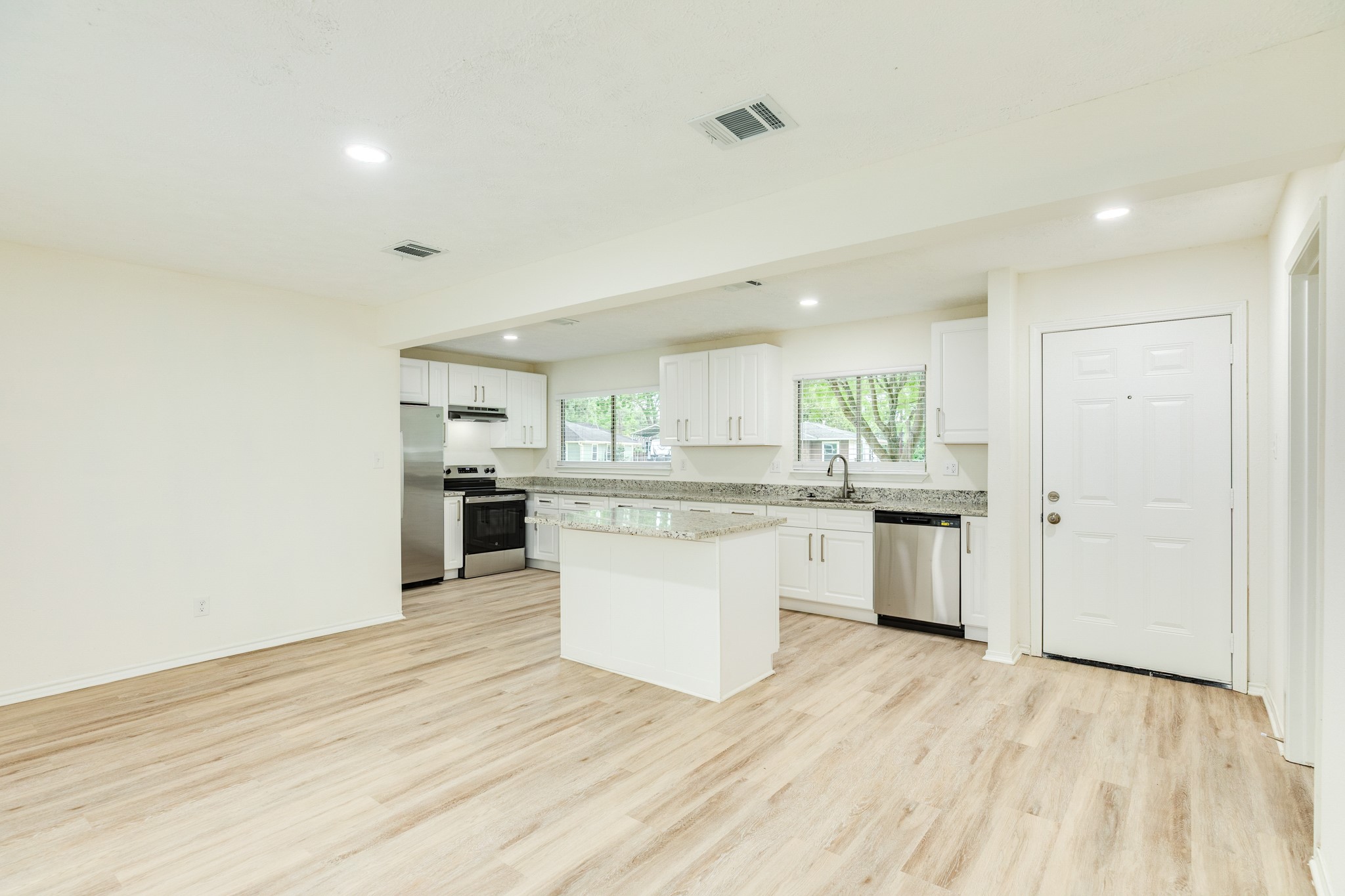 408 Gardenia Street Property Photo 2