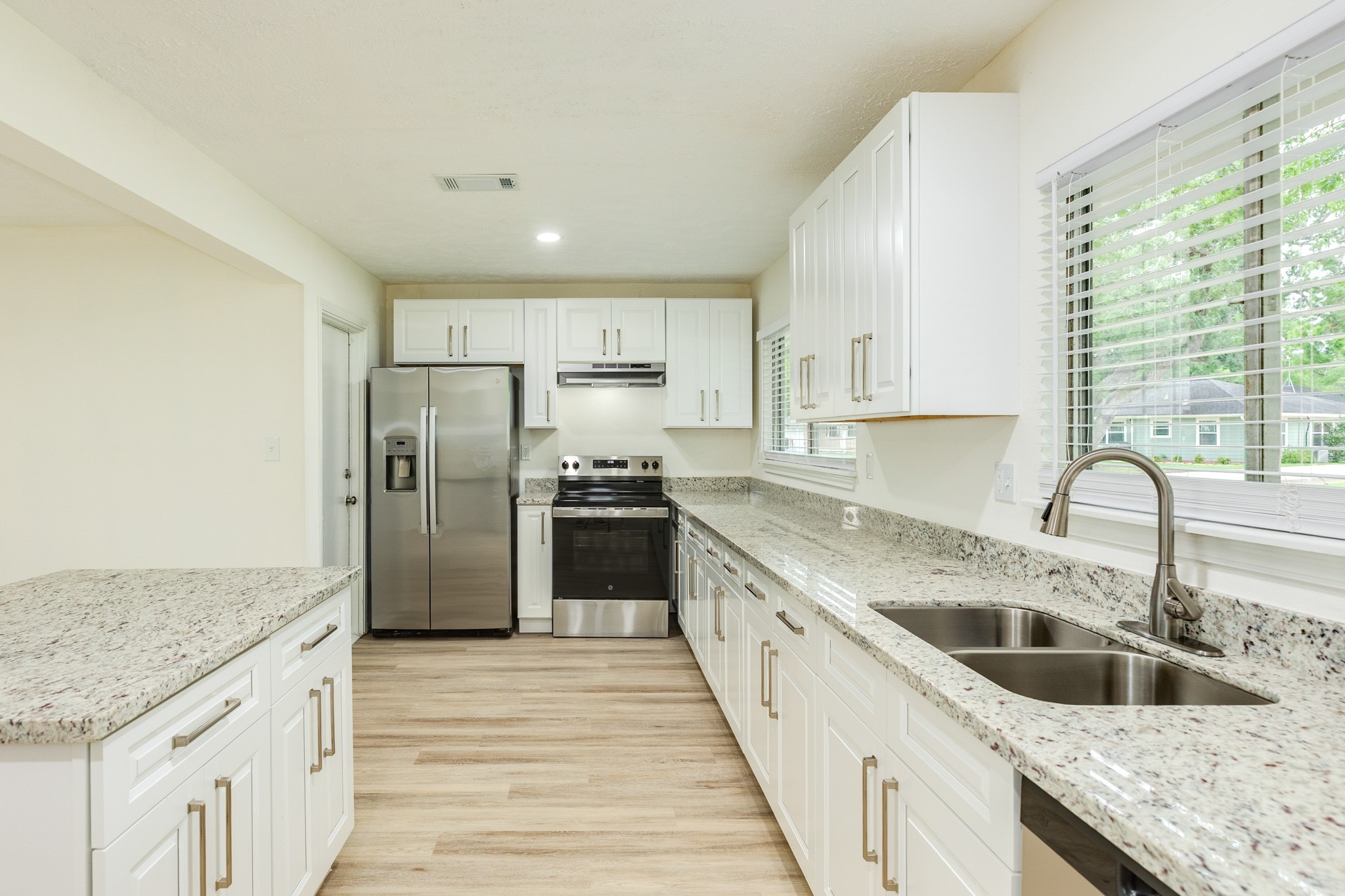 408 Gardenia Street Property Photo 4