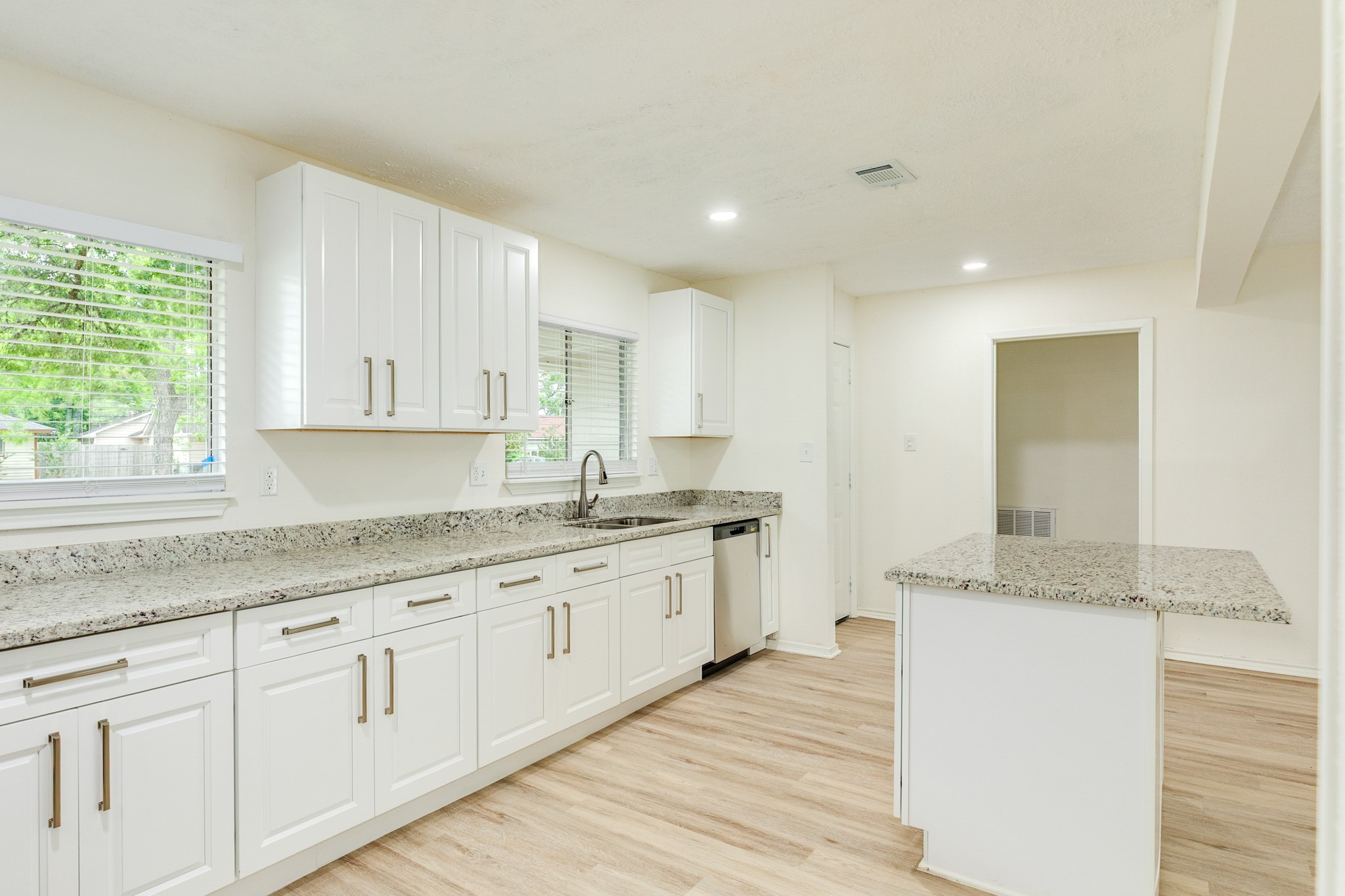 408 Gardenia Street Property Photo 5