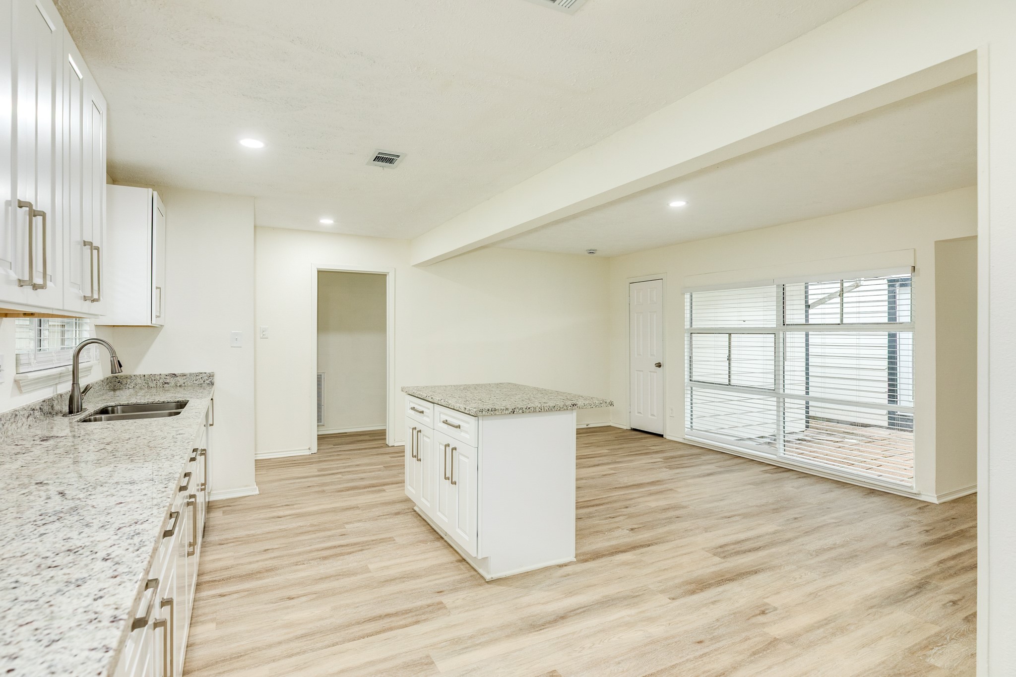 408 Gardenia Street Property Photo 6