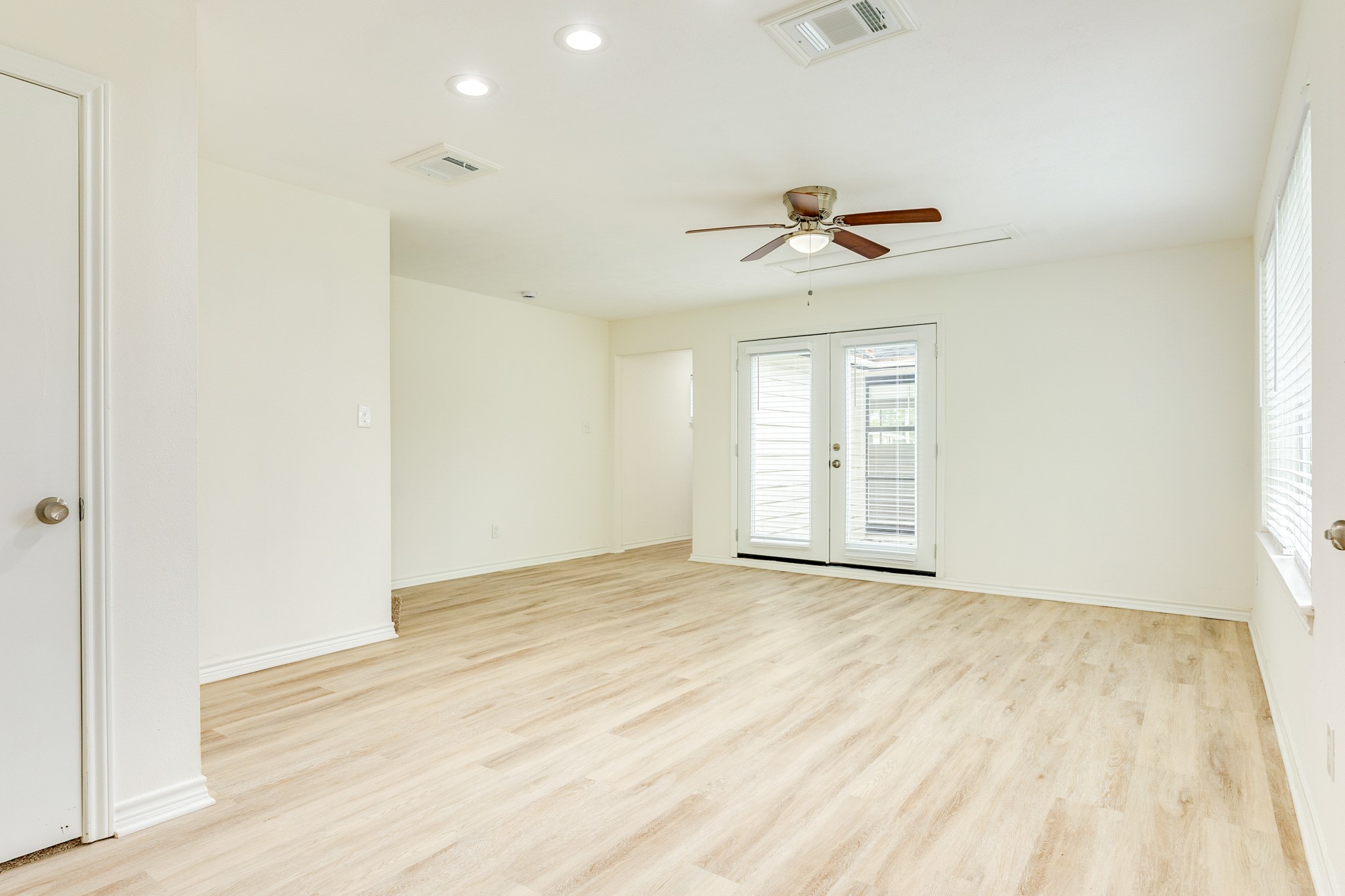 408 Gardenia Street Property Photo 11