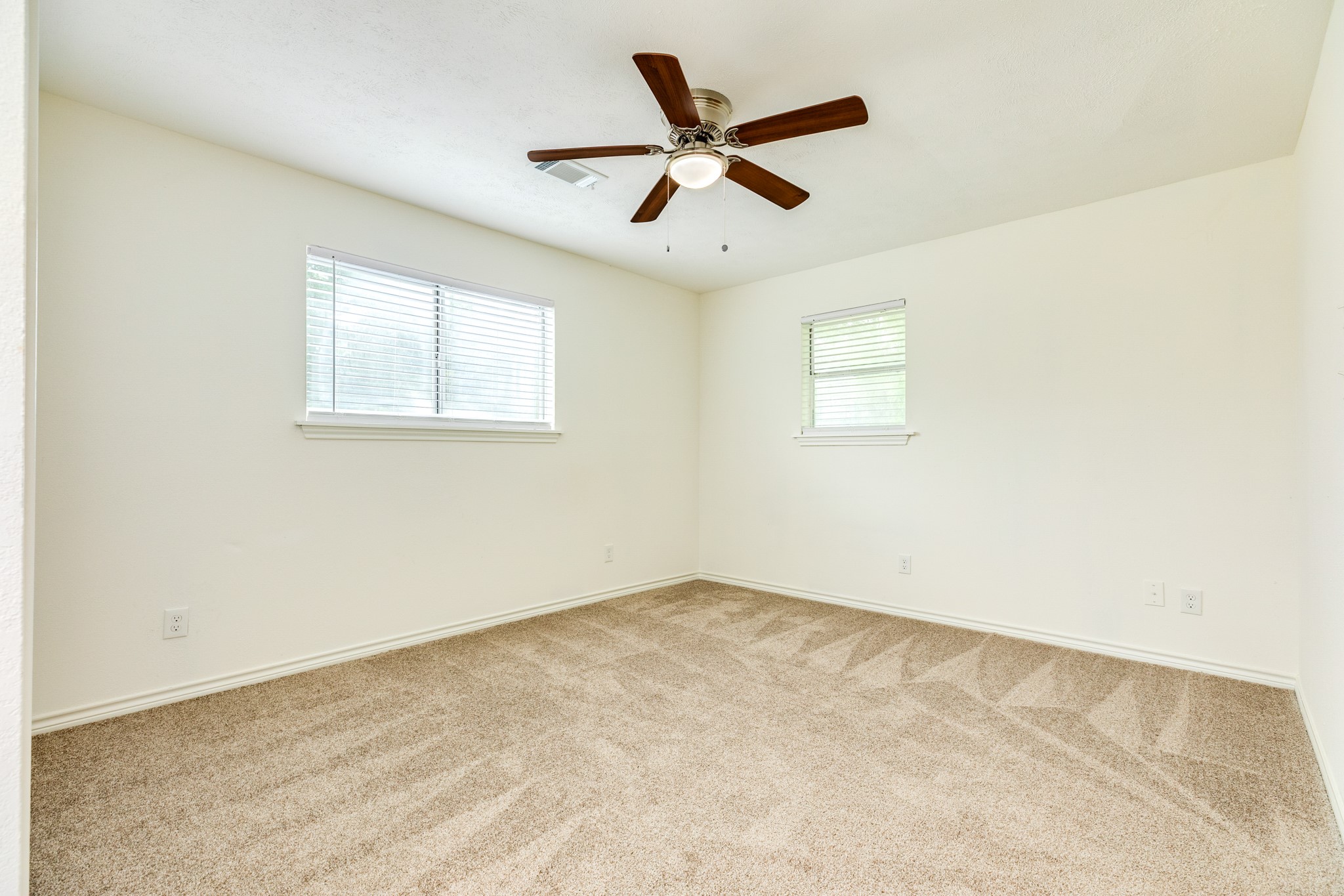 408 Gardenia Street Property Photo 12