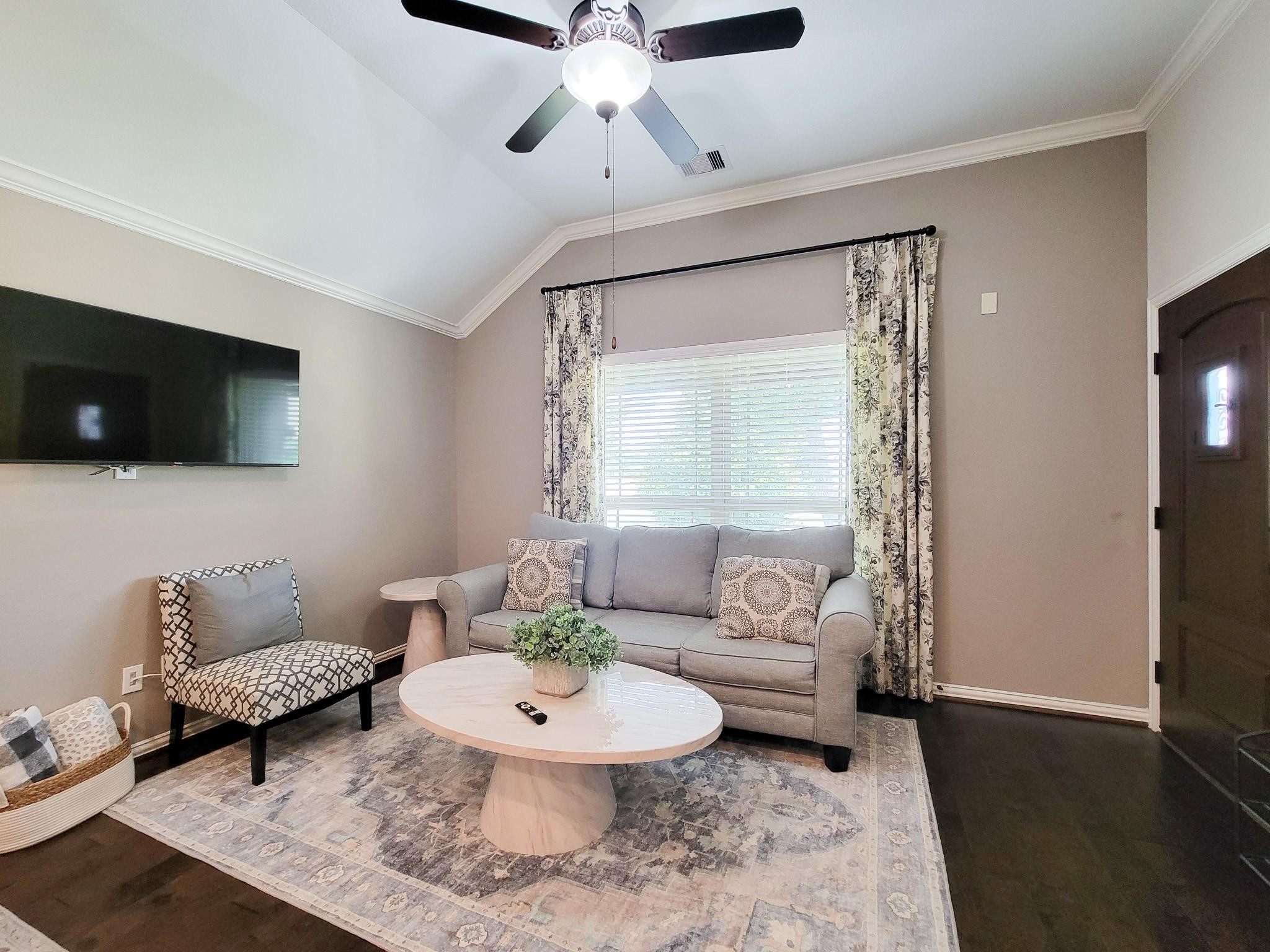22902 Henderson Row Drive Property Photo 4