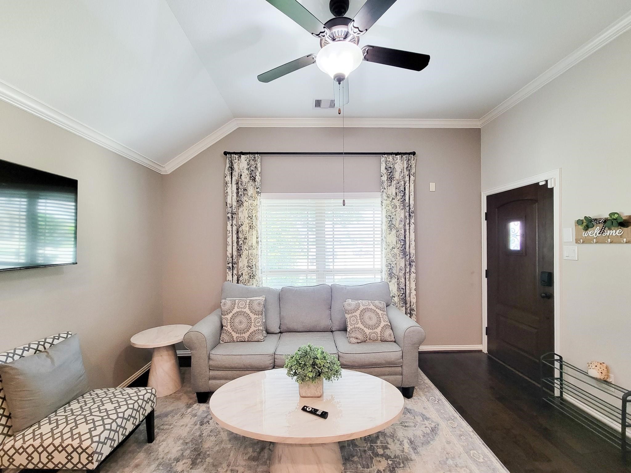 22902 Henderson Row Drive Property Photo 5