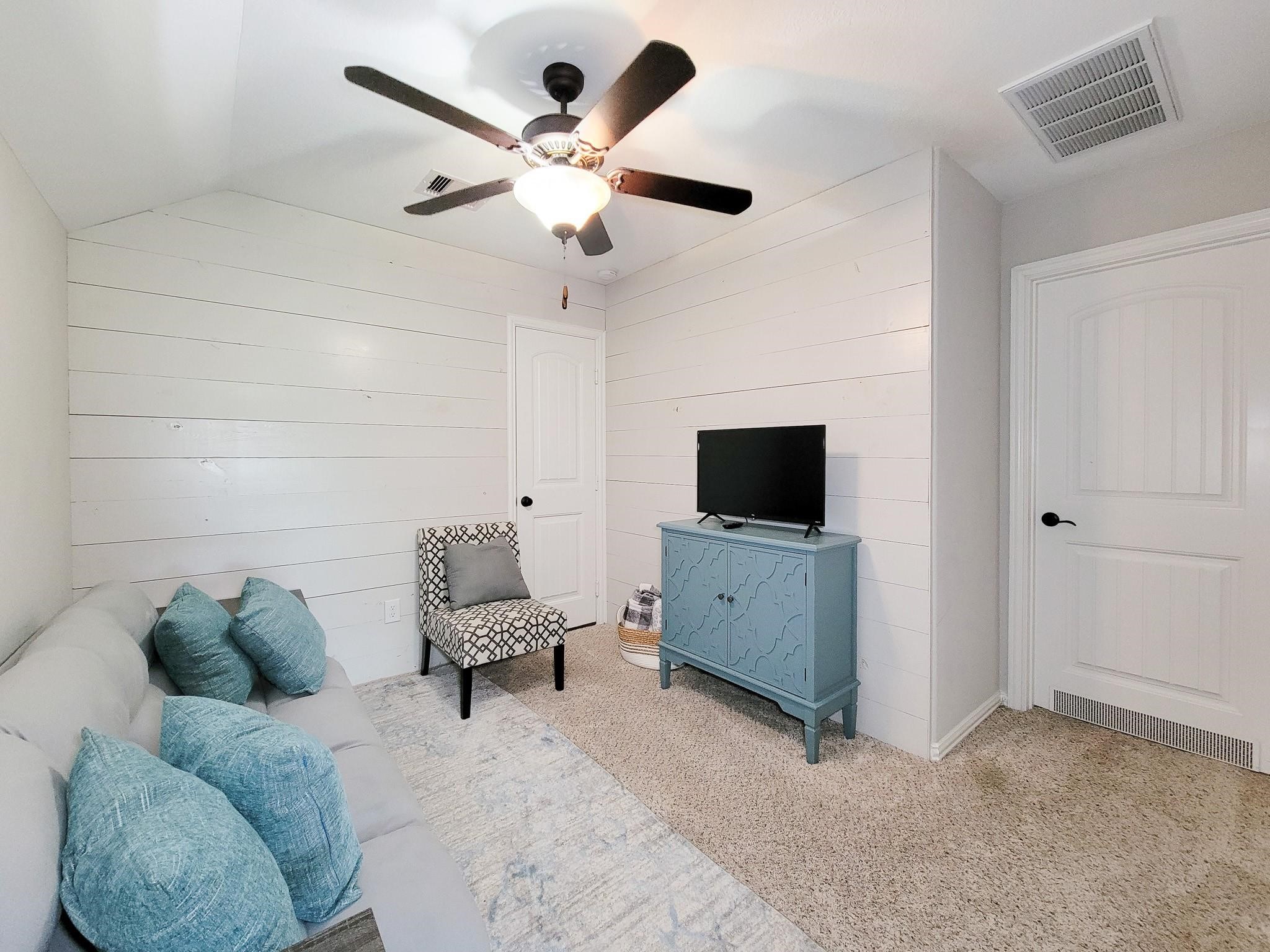 22902 Henderson Row Drive Property Photo 42