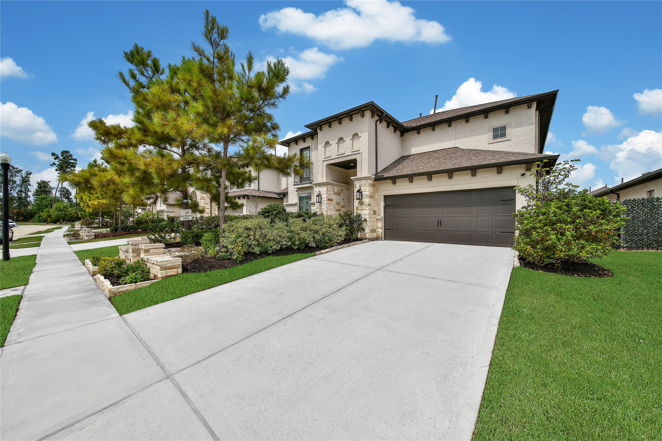 4525 Woodland Bend Court Property Photo 2