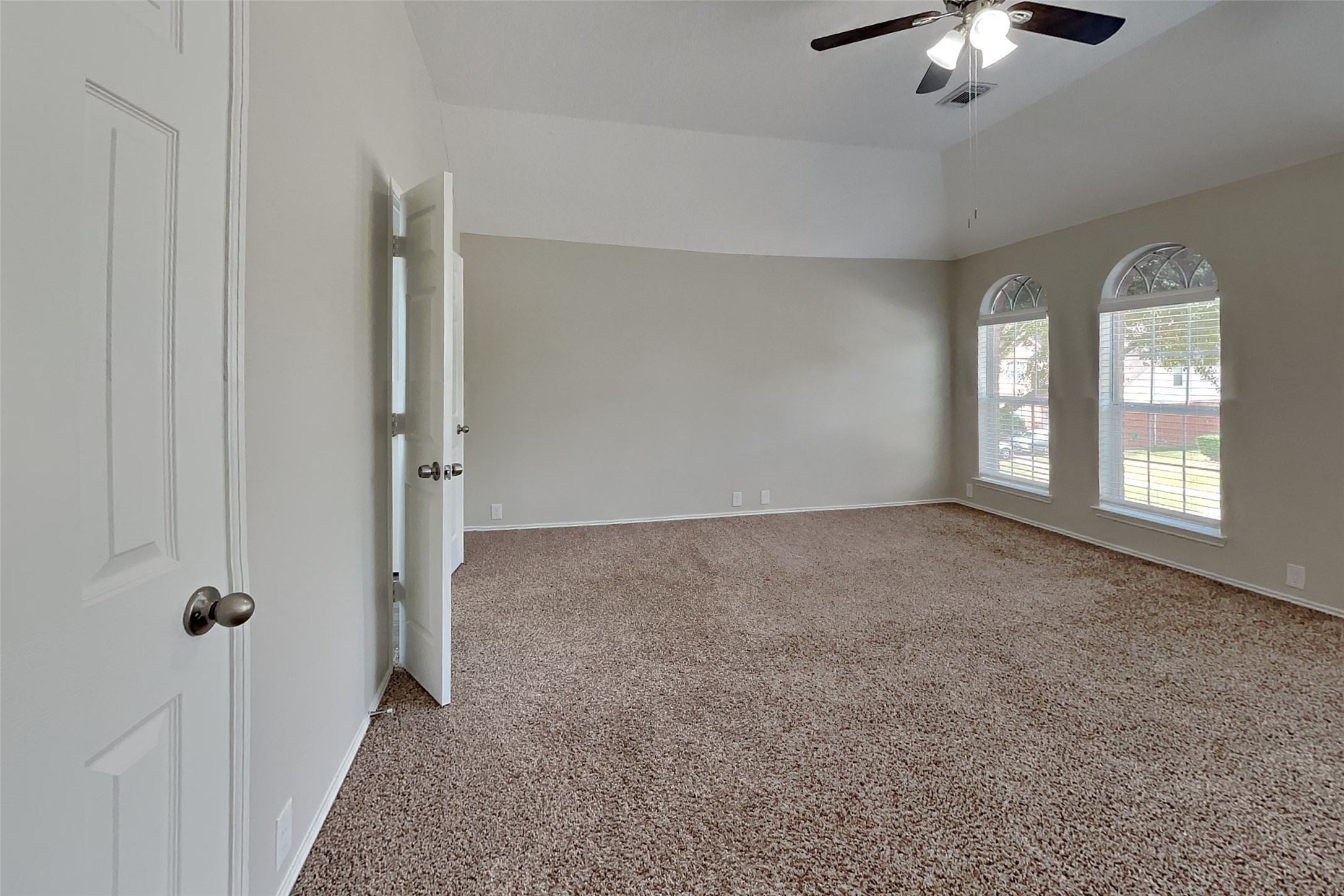 18706 Woodglen Shadows Drive Property Photo 14