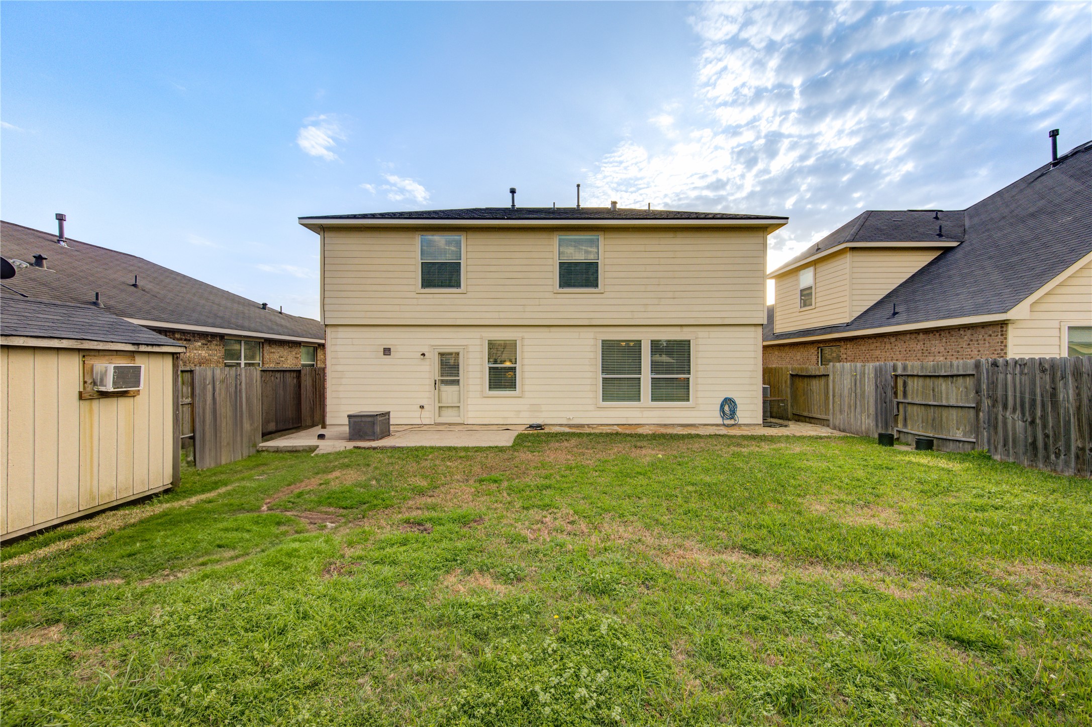24514 Hikers Bend Drive Property Photo 3