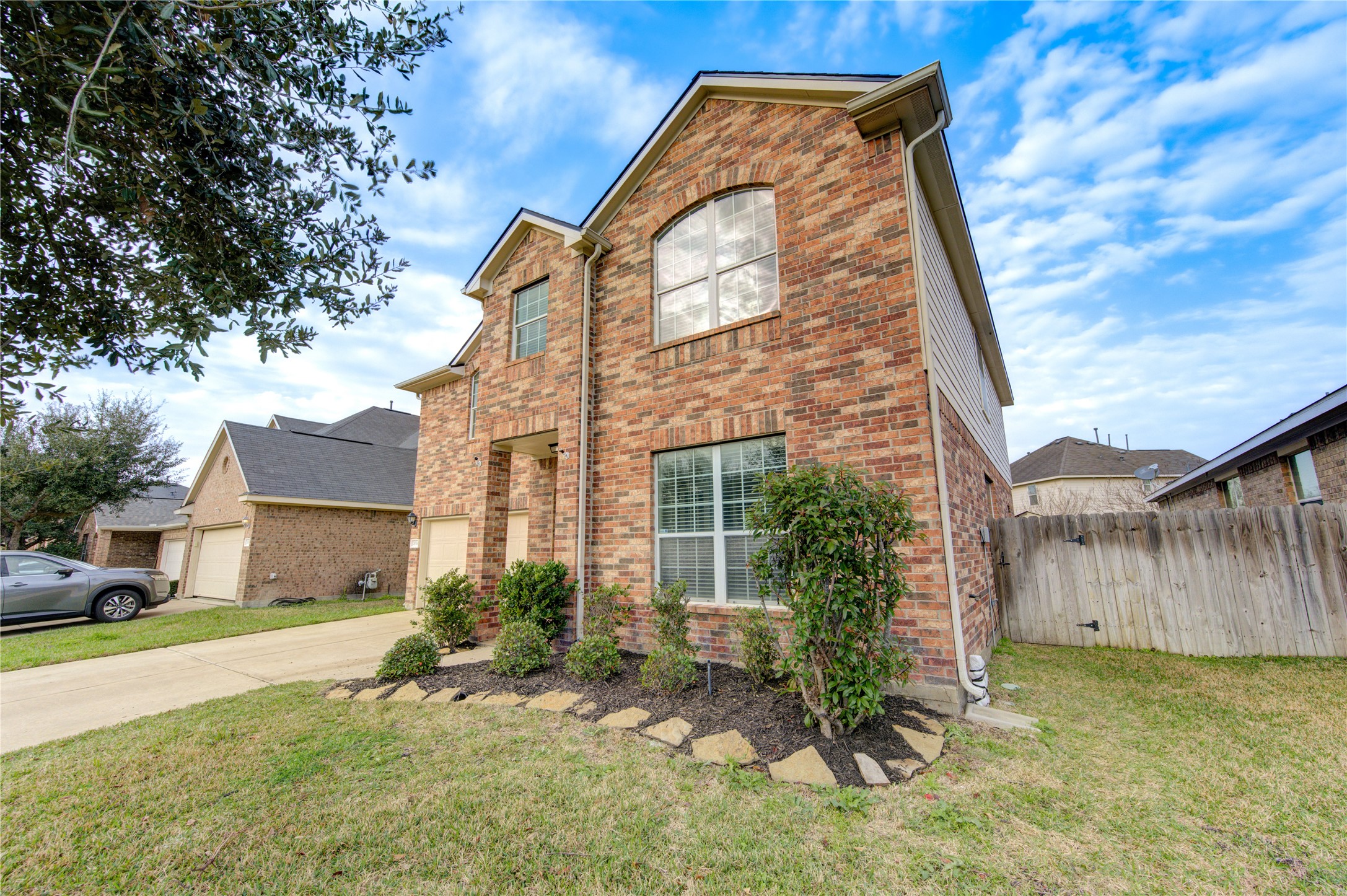 24514 Hikers Bend Drive Property Photo 5