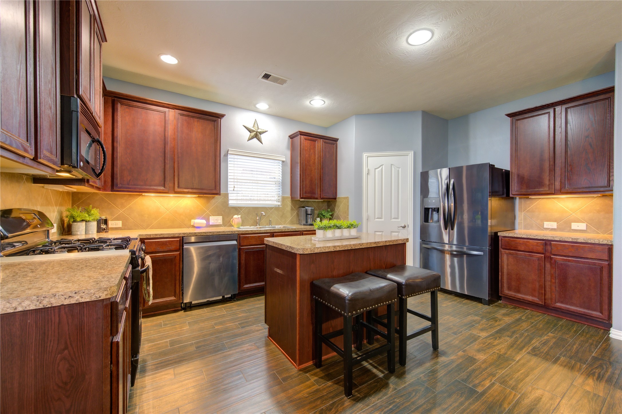 24514 Hikers Bend Drive Property Photo 10