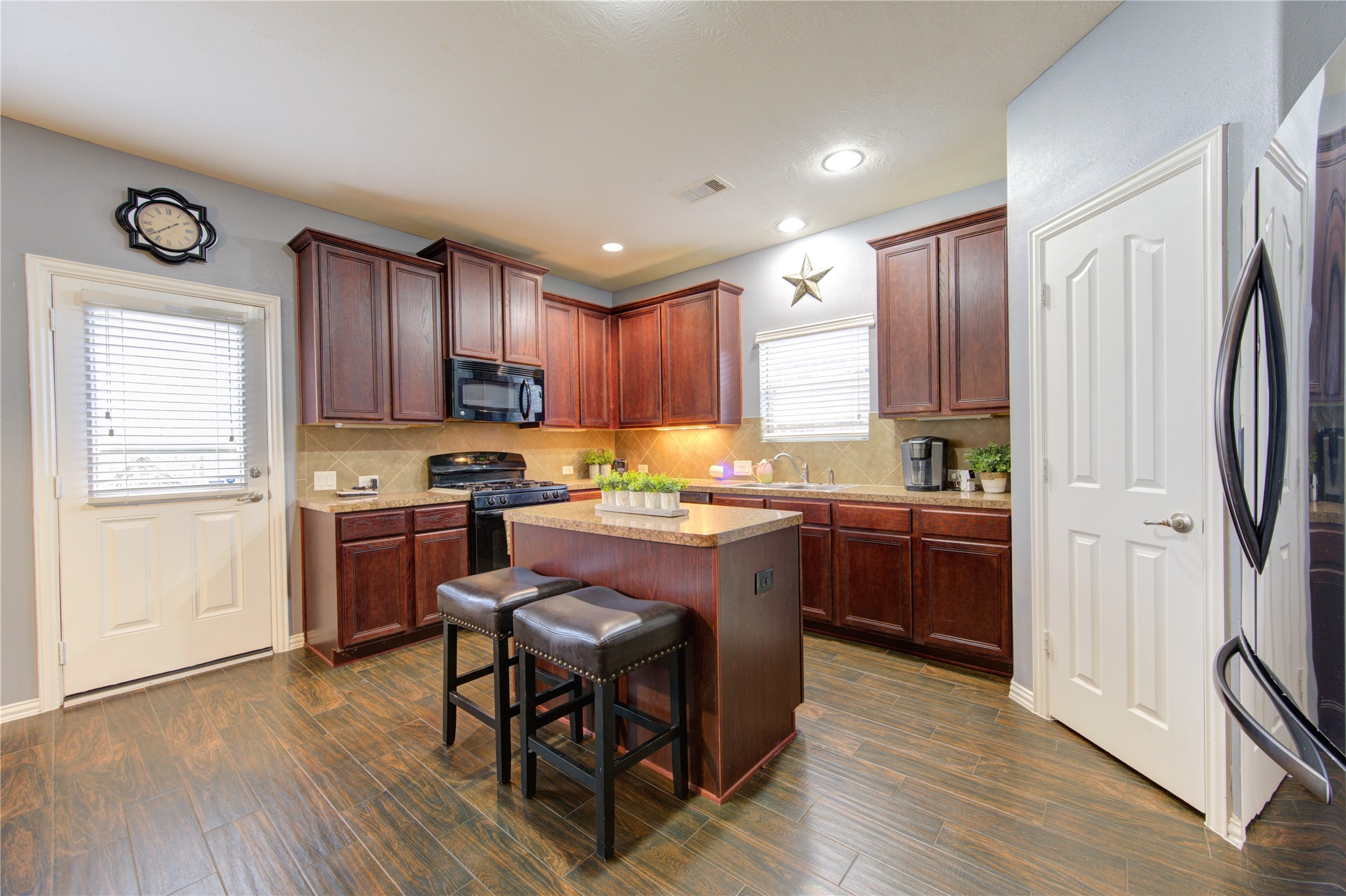 24514 Hikers Bend Drive Property Photo 11