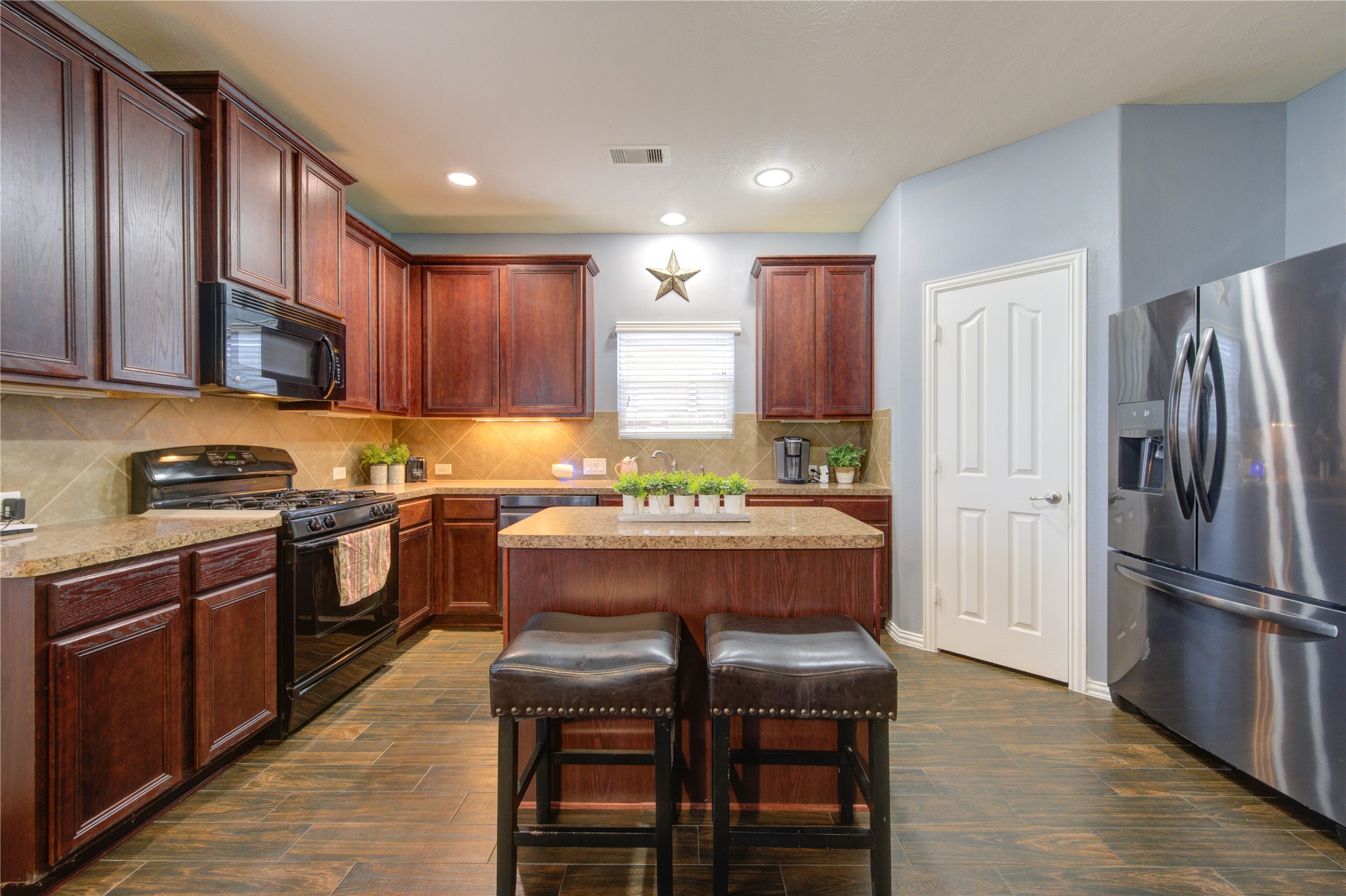 24514 Hikers Bend Drive Property Photo 12