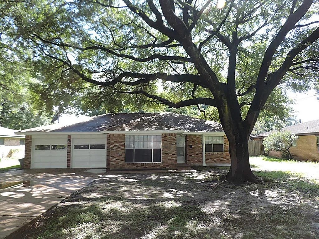 227 Candler Drive Property Photo 1