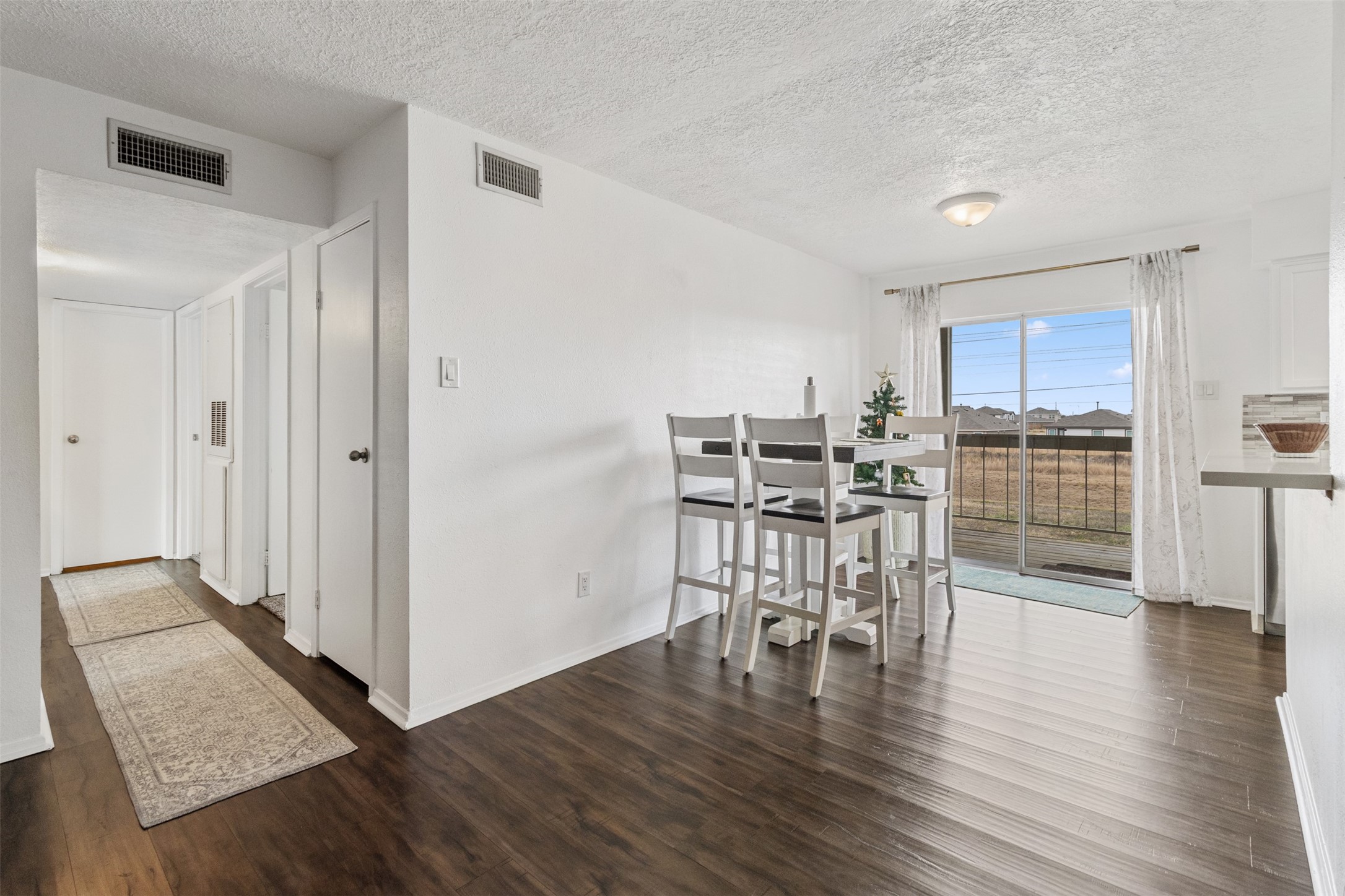 7600 Emmett F Lowry Expressway 1102 Property Photo 1