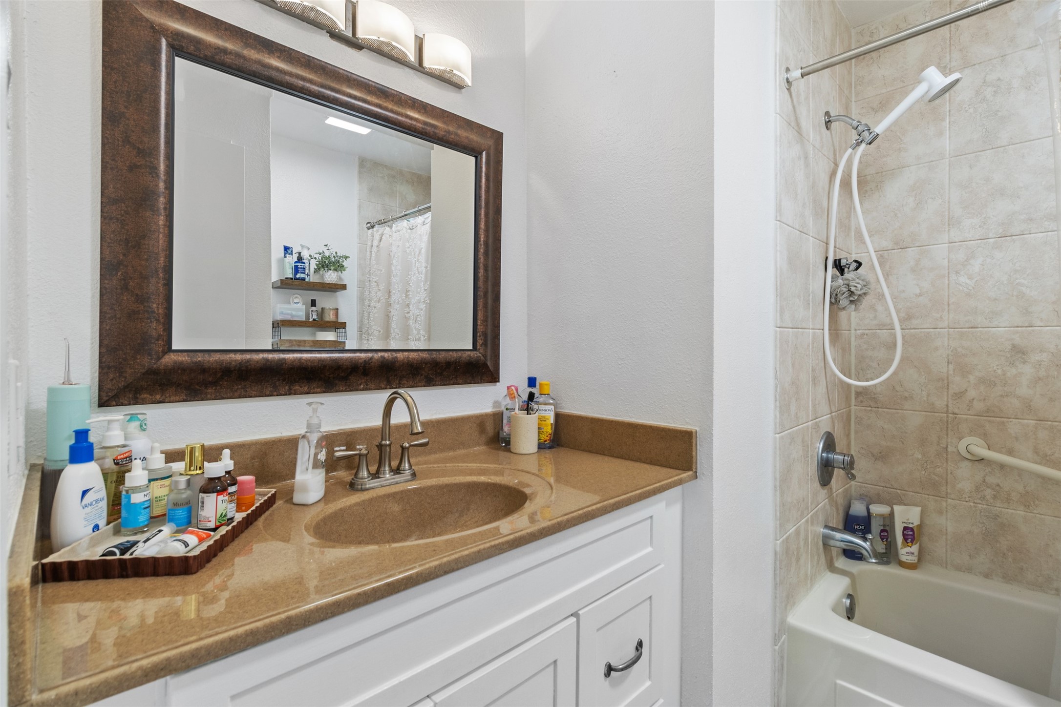 7600 Emmett F Lowry Expressway 1102 Property Photo 15
