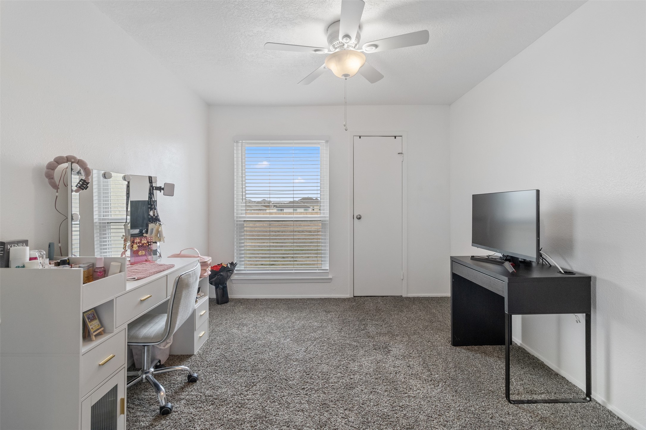 7600 Emmett F Lowry Expressway 1102 Property Photo 19