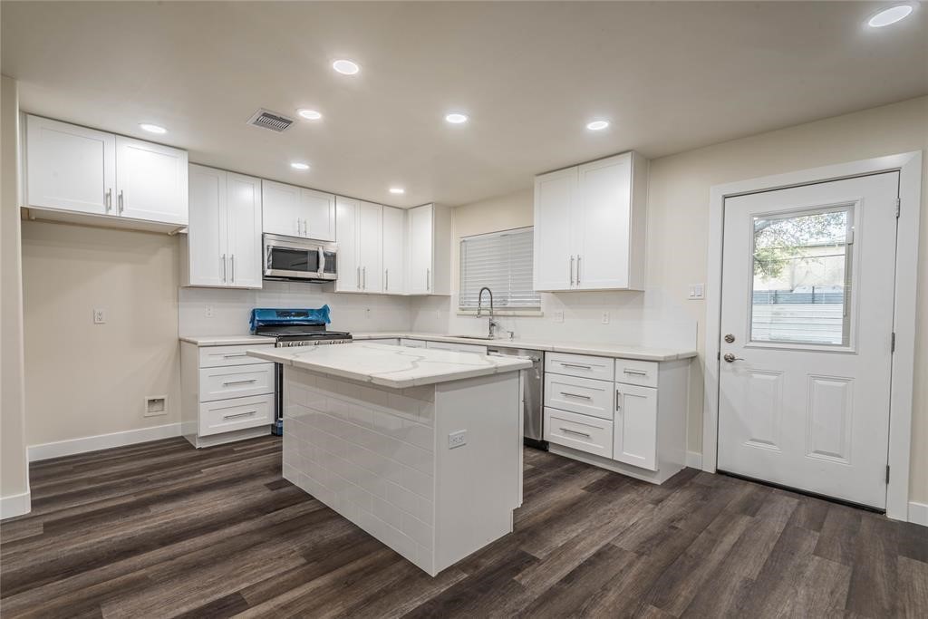 6003 De Moss Drive Property Photo 4