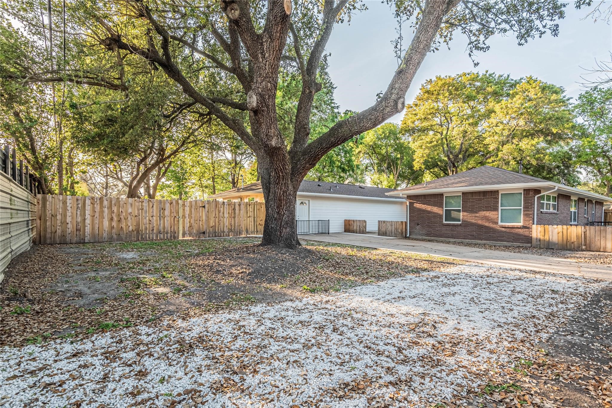 6003 De Moss Drive Property Photo 33