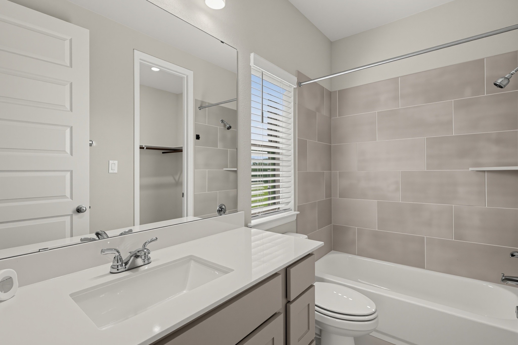 5123 Morrison Drive Property Photo 10
