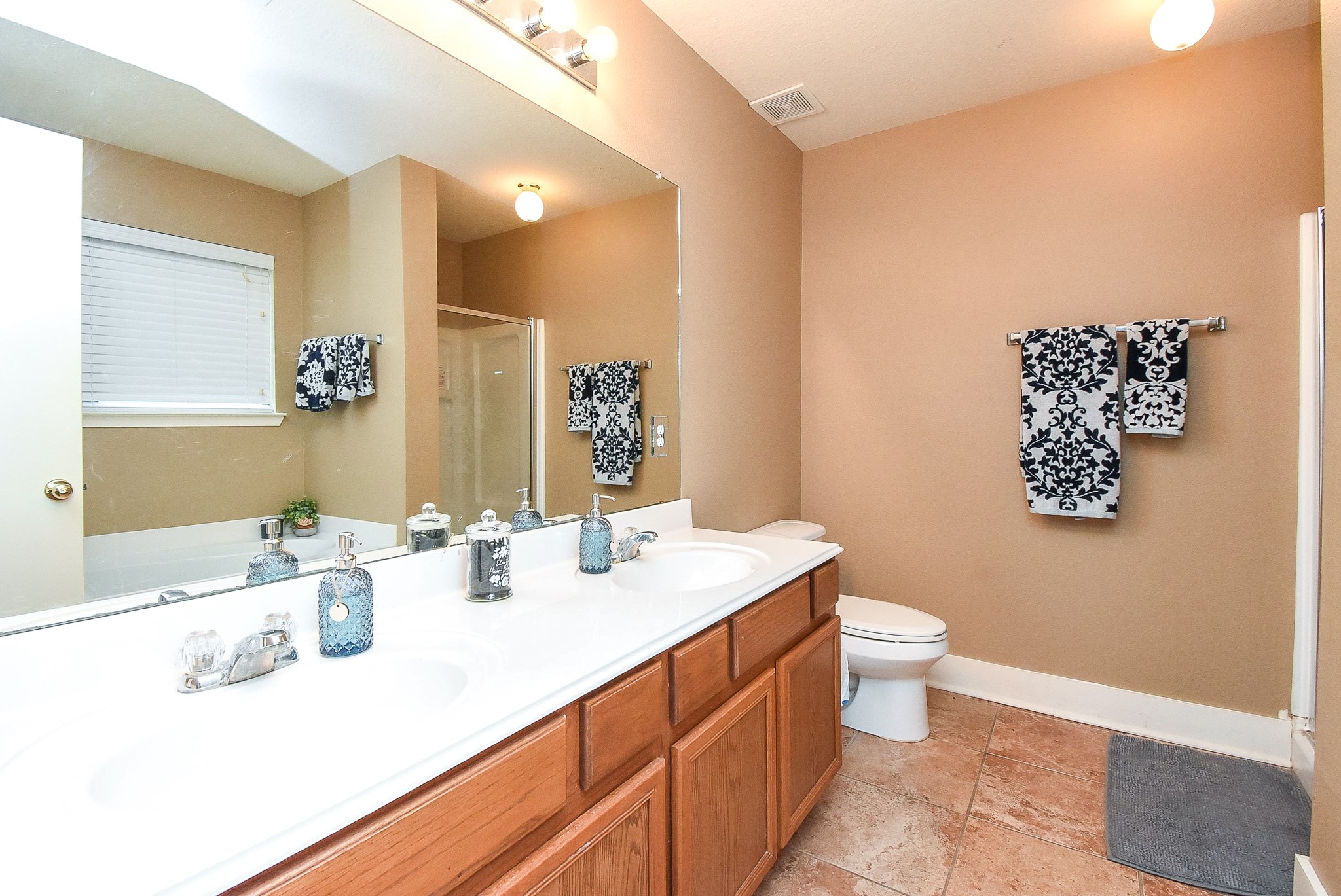 10735 Cobblecreek Way Property Photo 16