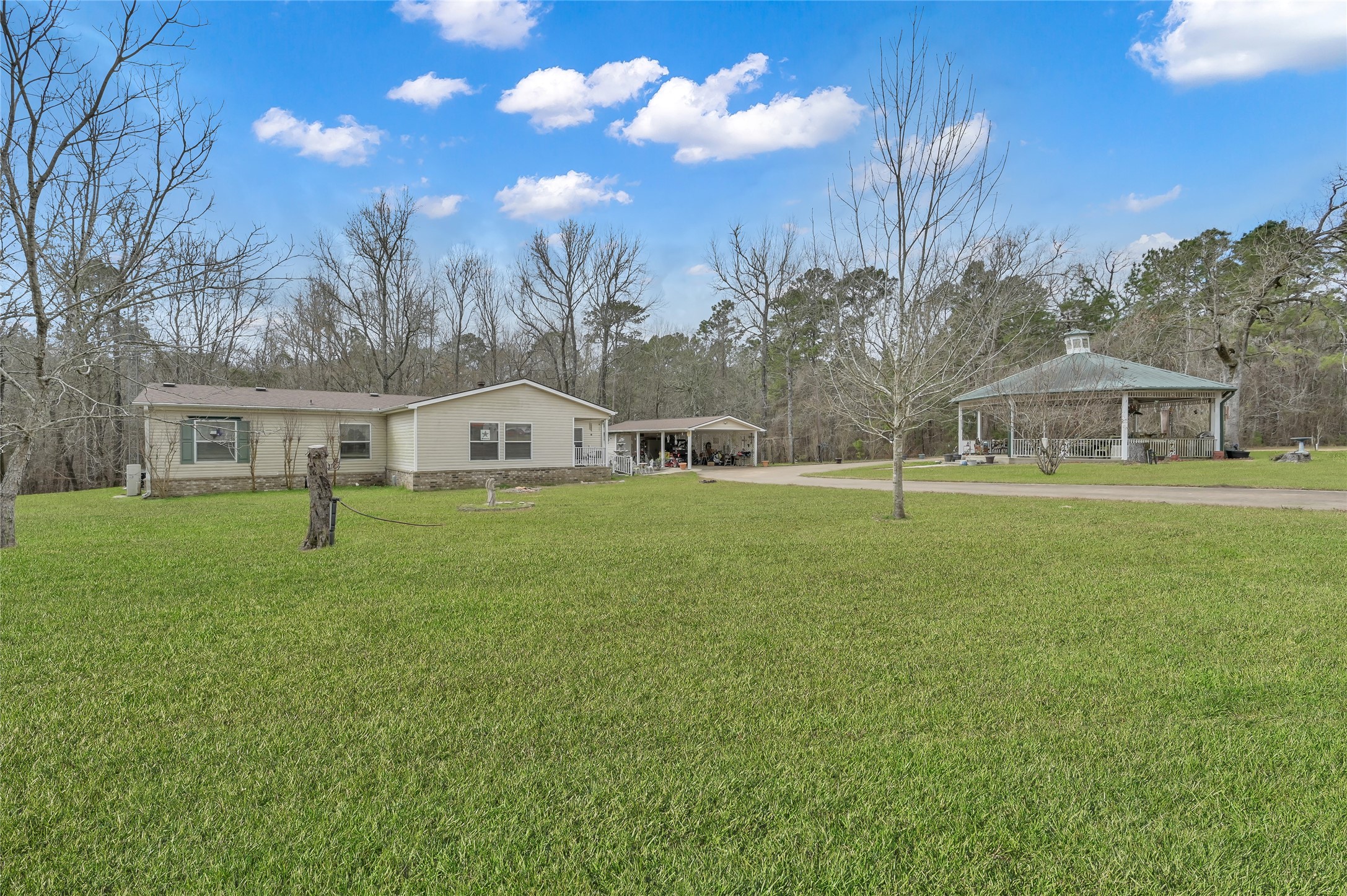 250 Bowling Road Property Photo
