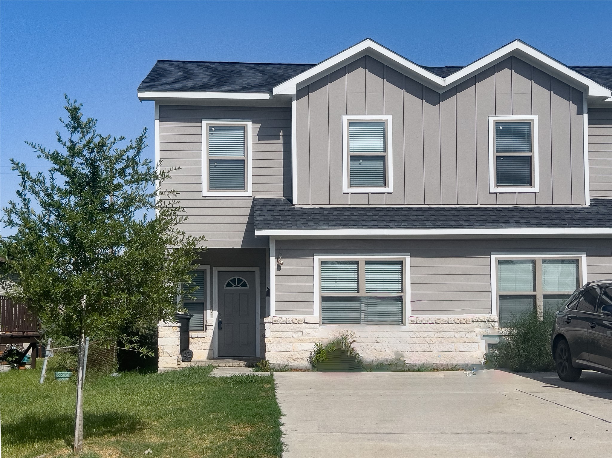 7225 Kassarine Pass A Property Photo 1