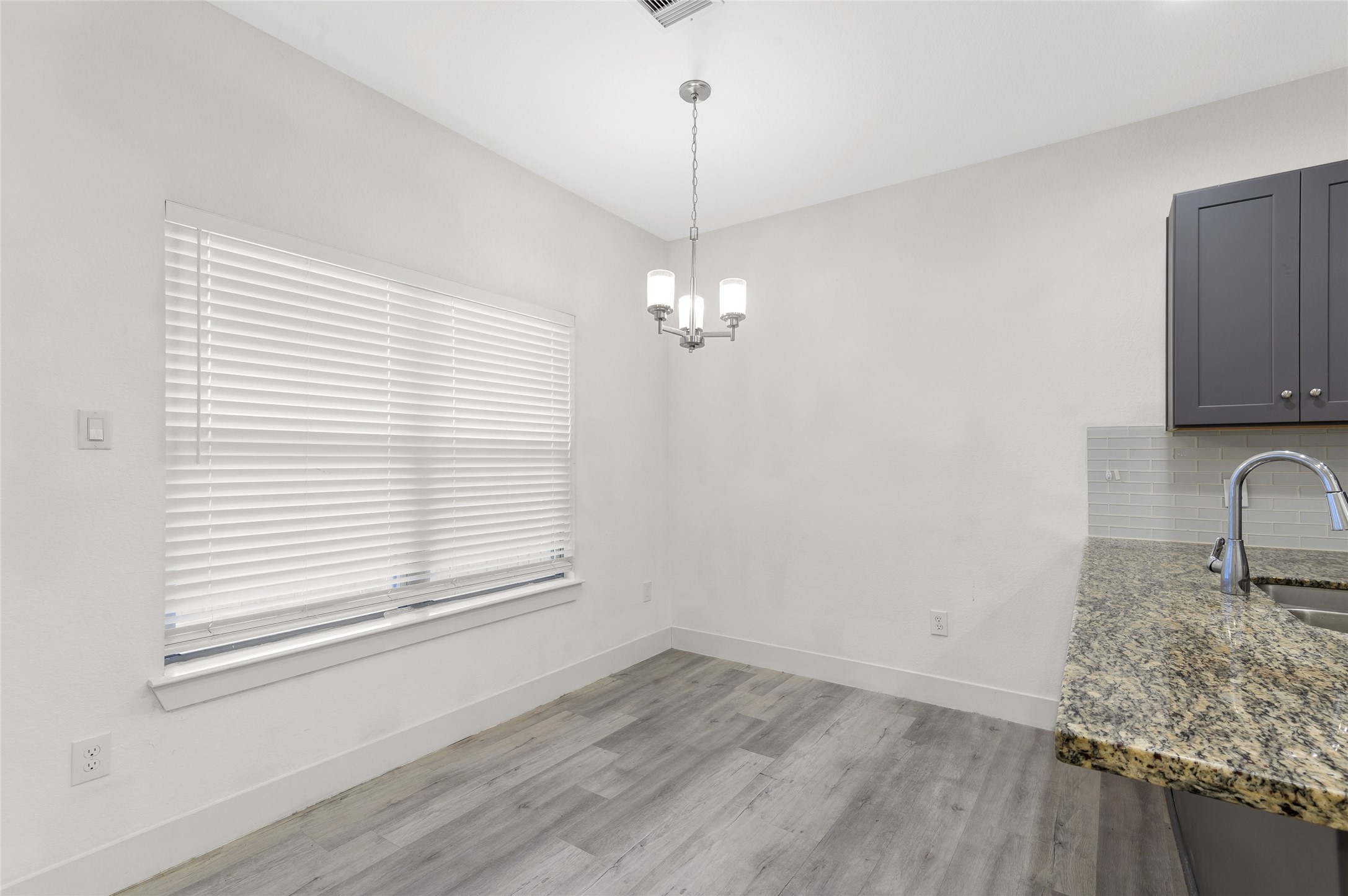 7225 Kassarine Pass A Property Photo 4