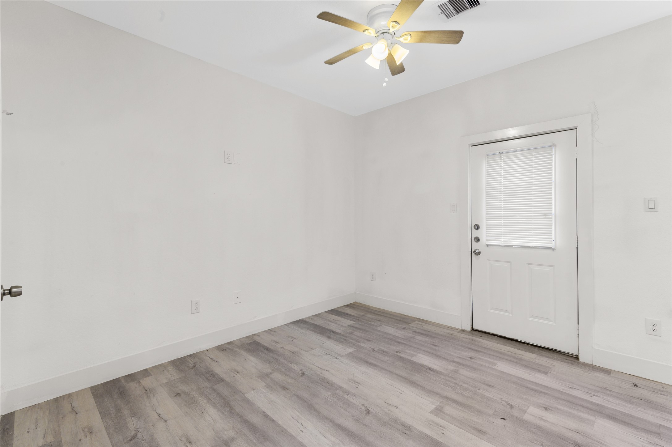 7225 Kassarine Pass A Property Photo 7