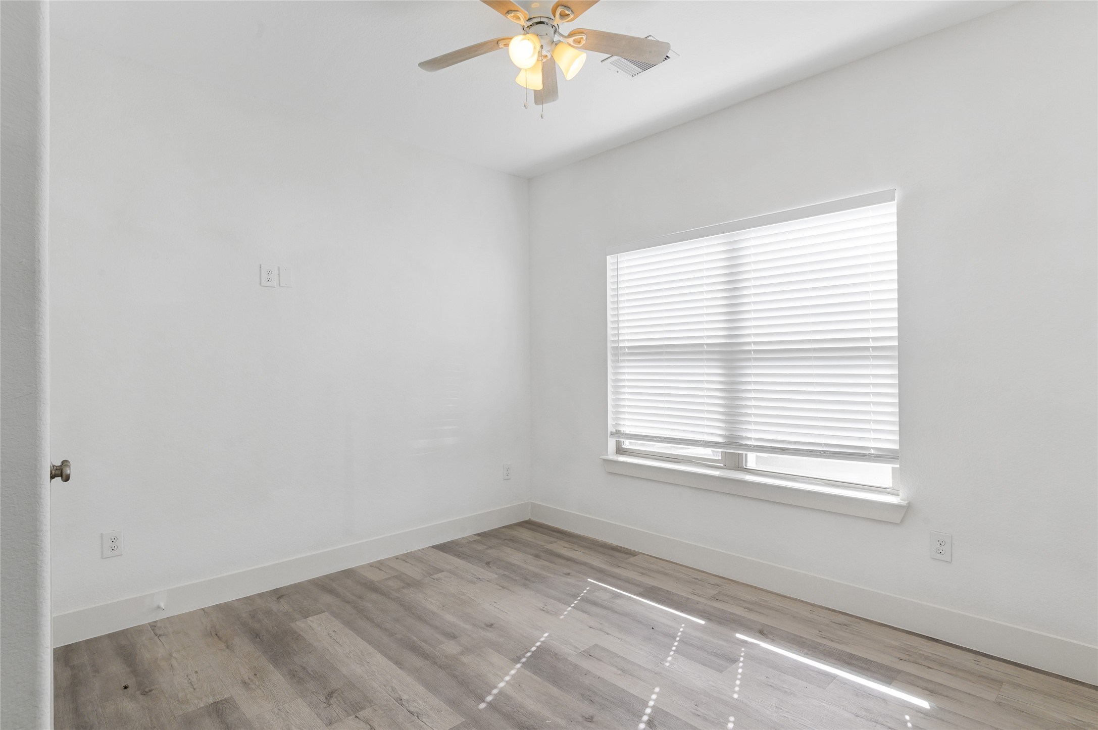 7225 Kassarine Pass A Property Photo 8
