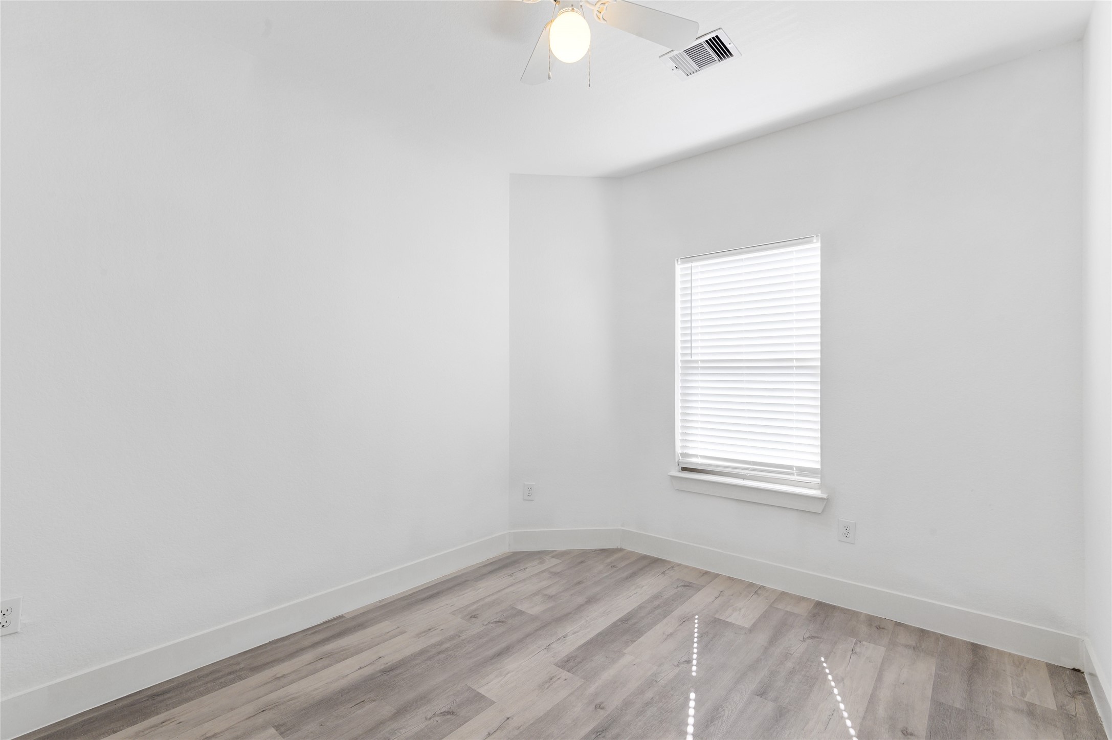 7225 Kassarine Pass A Property Photo 9