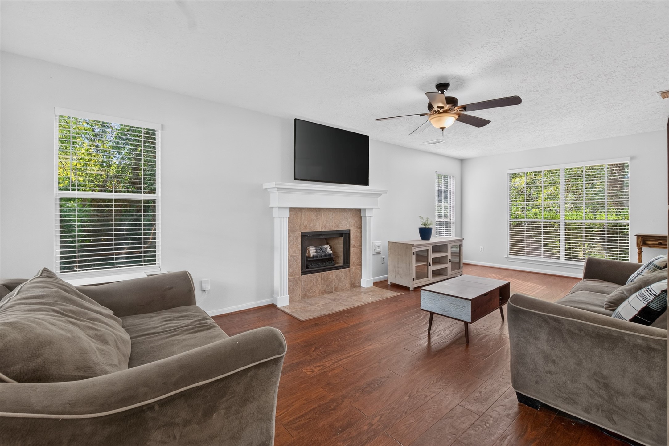 7506 Oak Bluff Drive Property Photo 5