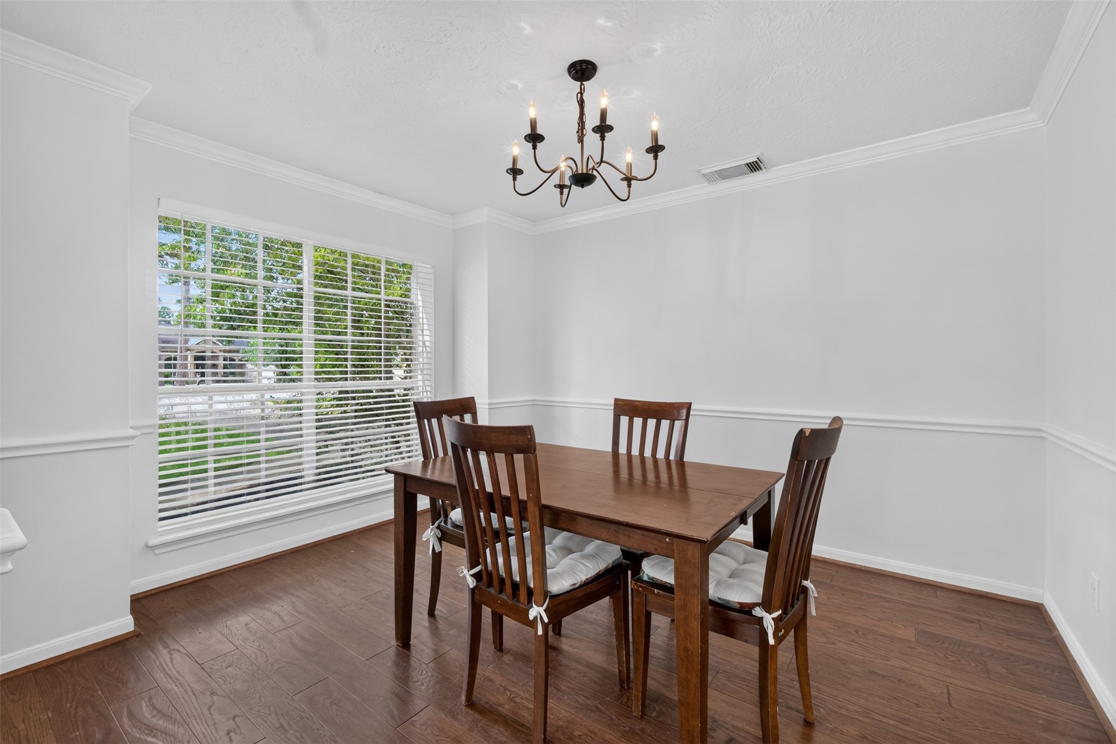 7506 Oak Bluff Drive Property Photo 7