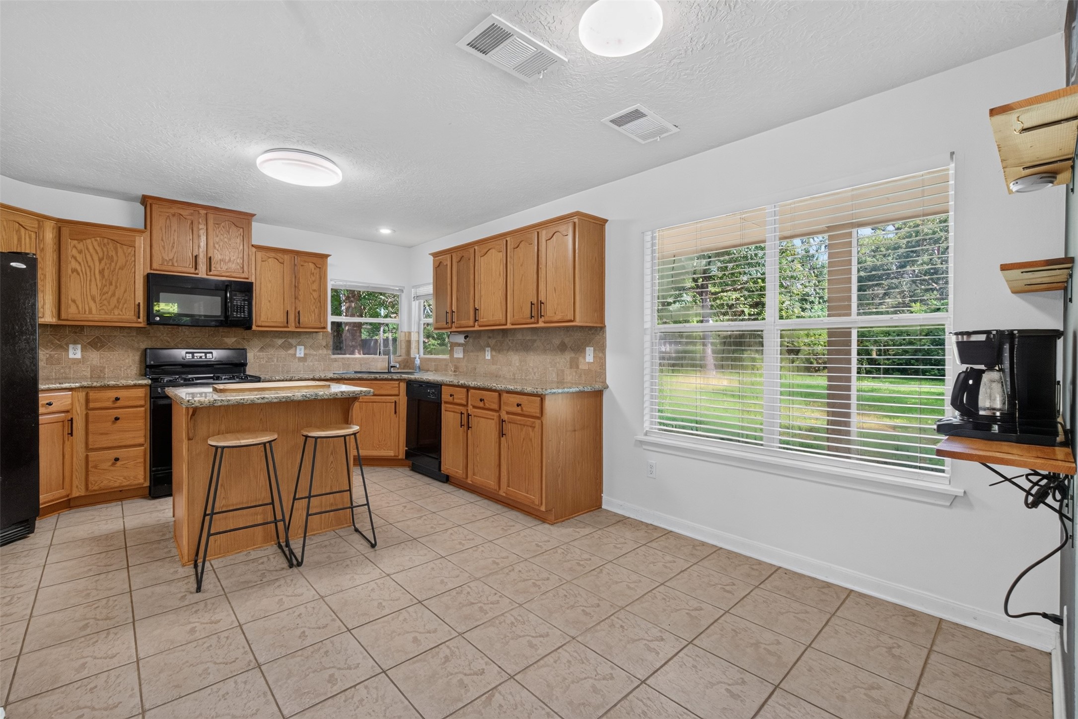 7506 Oak Bluff Drive Property Photo 9