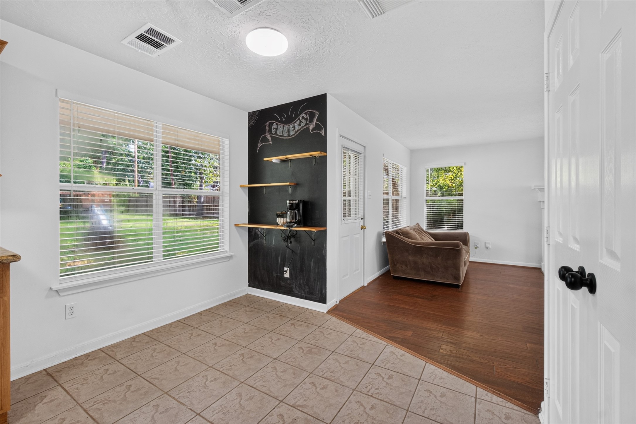 7506 Oak Bluff Drive Property Photo 10