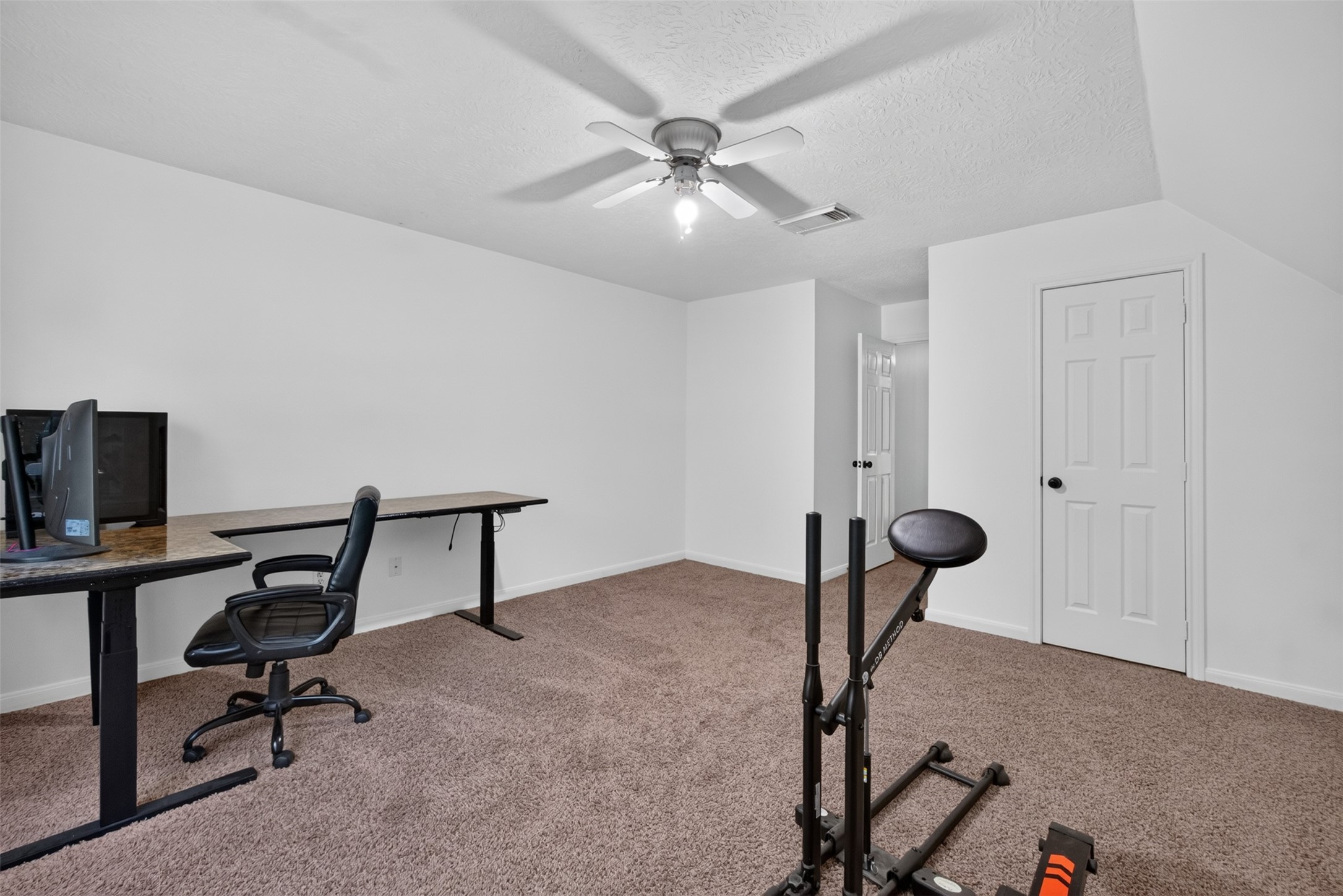 7506 Oak Bluff Drive Property Photo 22