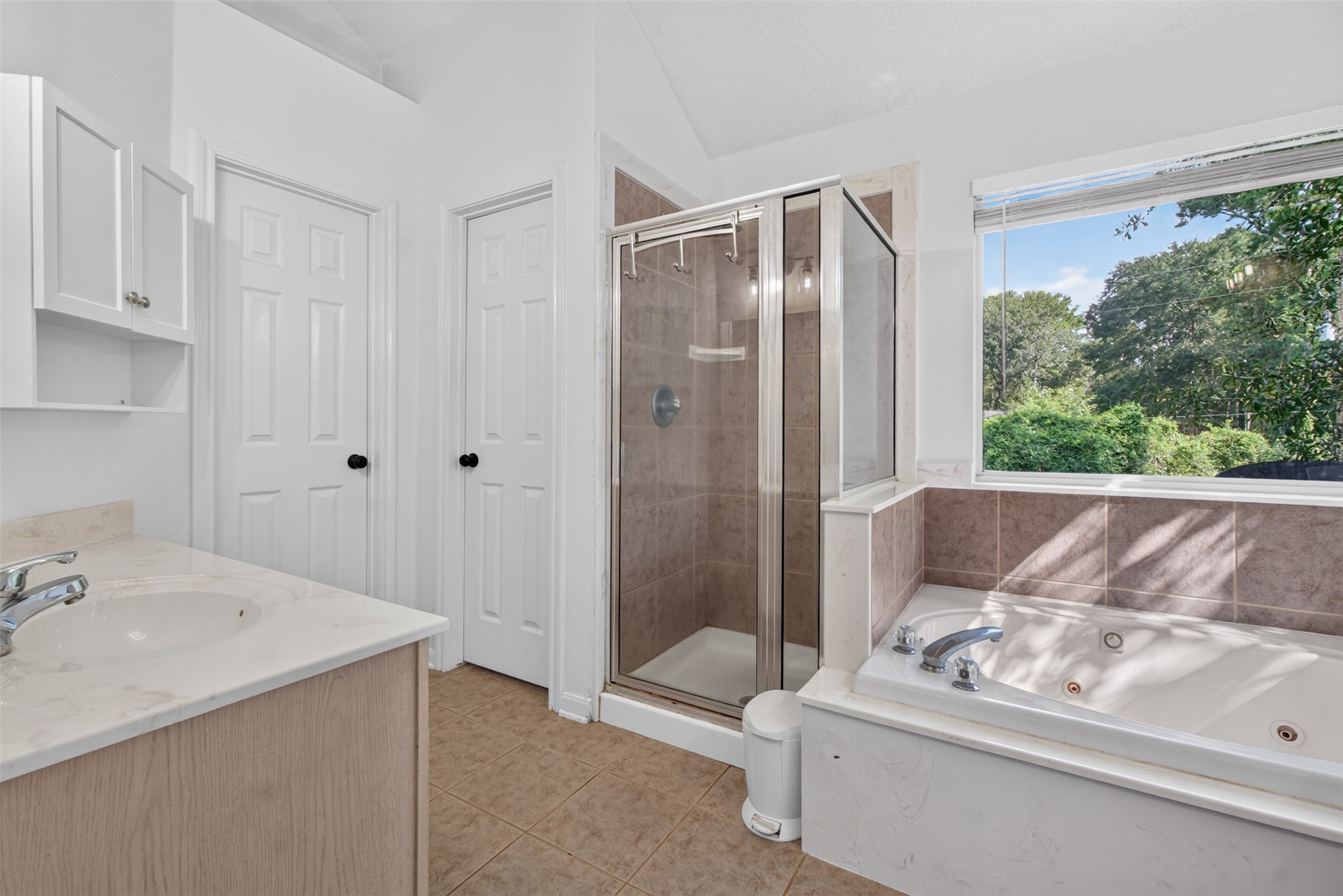 7506 Oak Bluff Drive Property Photo 27