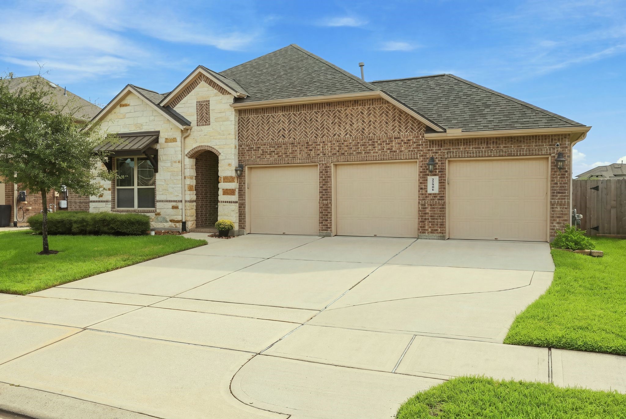 22906 June Point Court Property Photo 2