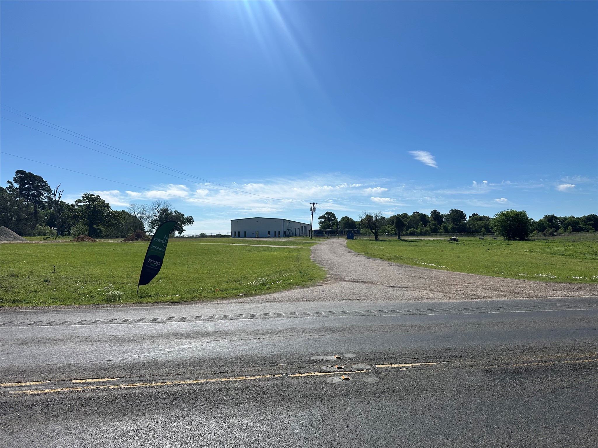 2013 W Us Highway 79 Property Photo 1