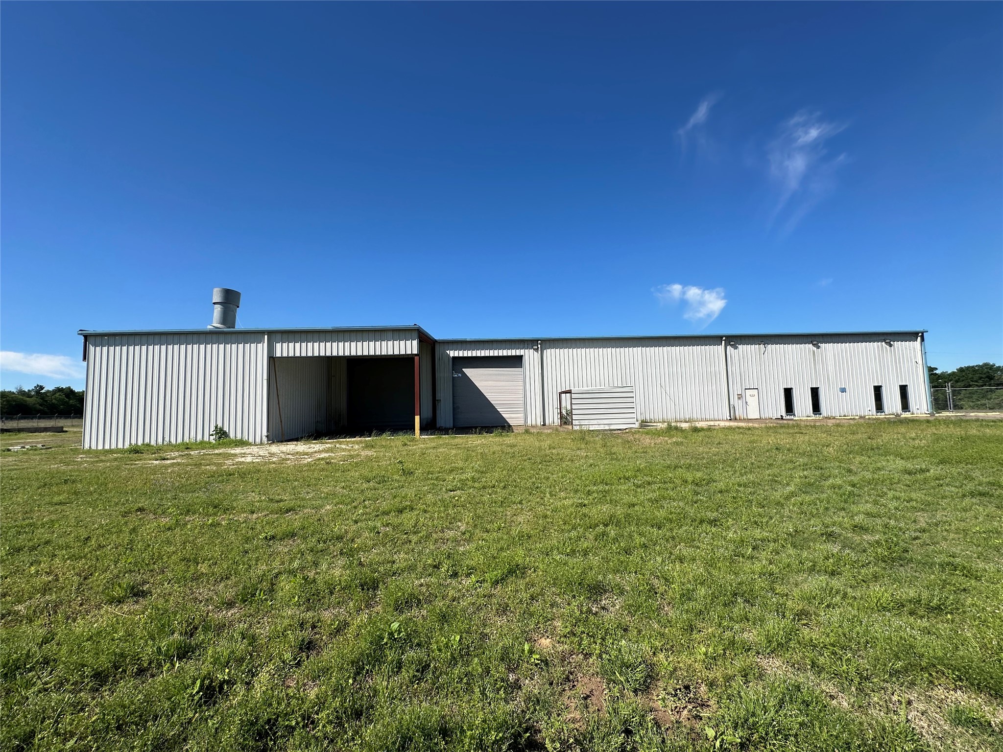 2013 W Us Highway 79 Property Photo 6
