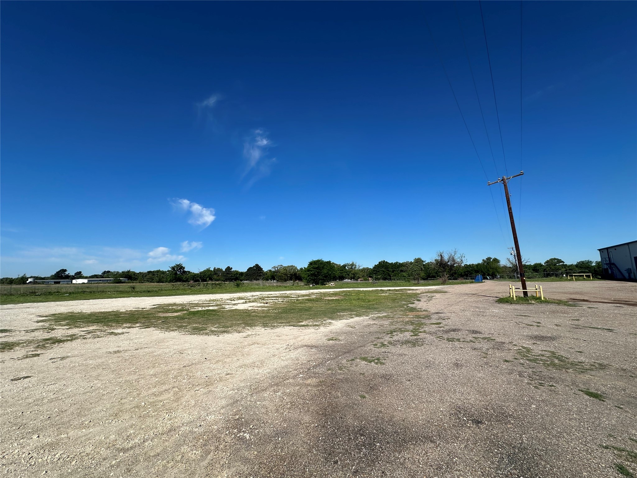 2013 W Us Highway 79 Property Photo 9